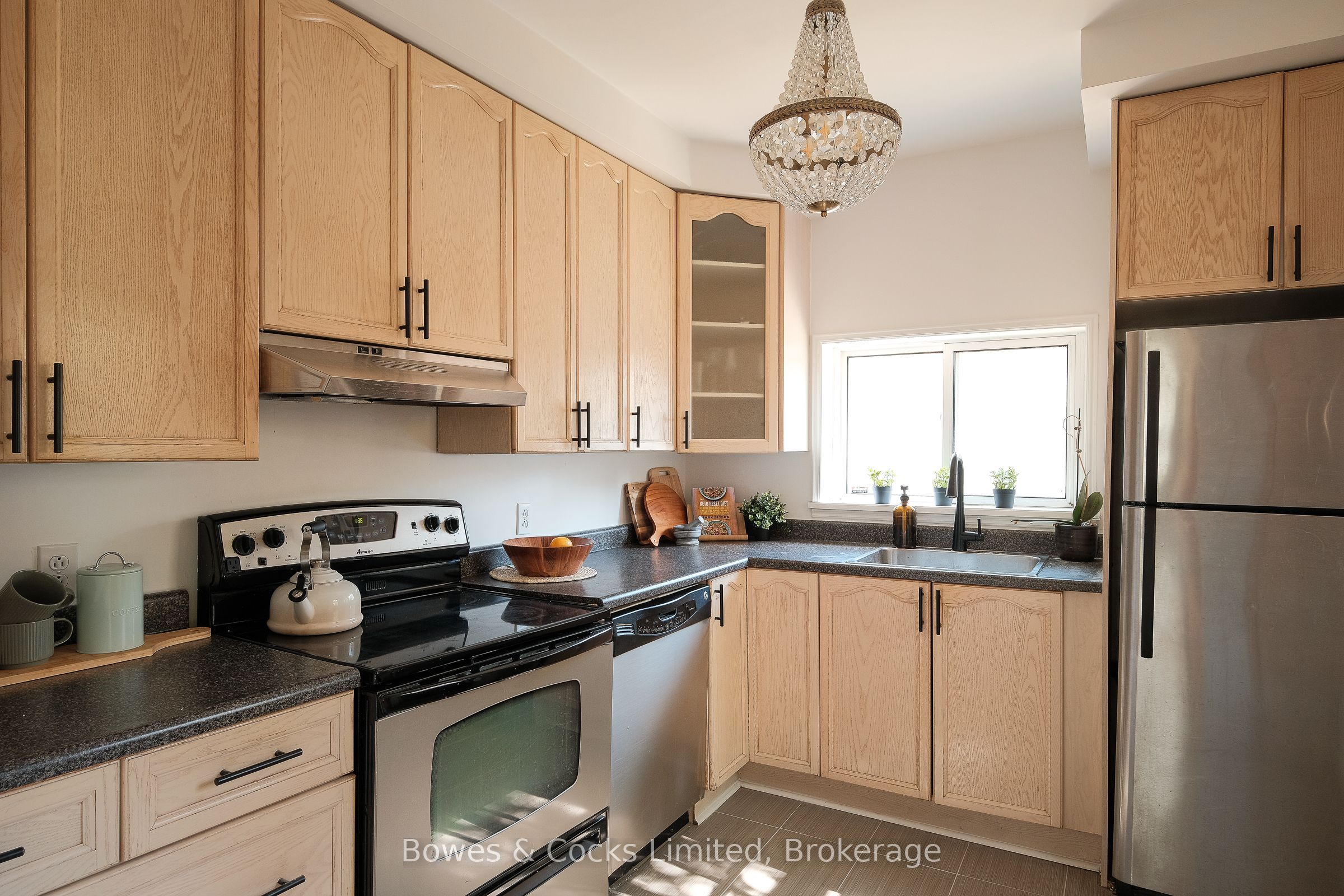 599 Gilmour Street Property Photo 12