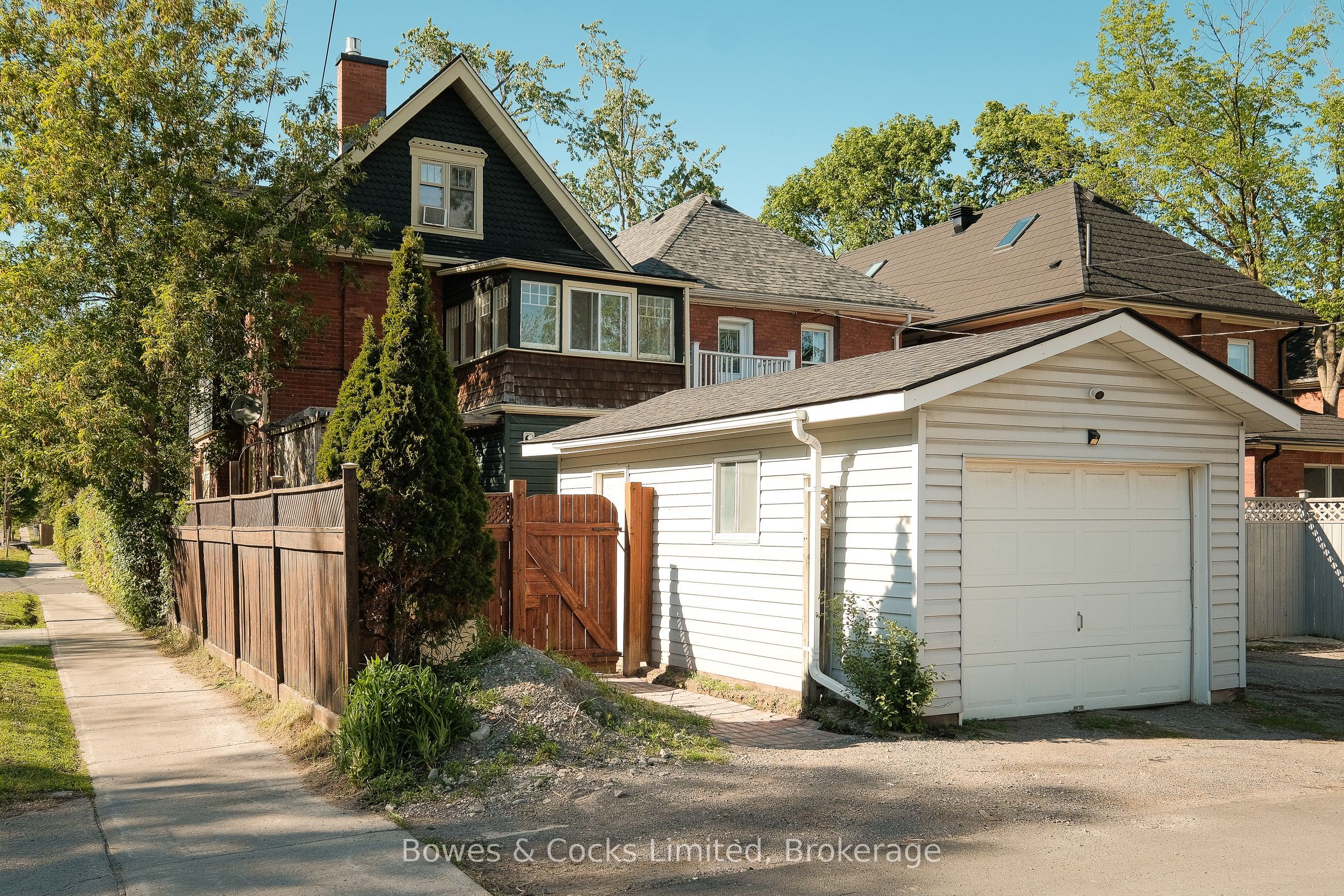 599 Gilmour Street Property Photo 31