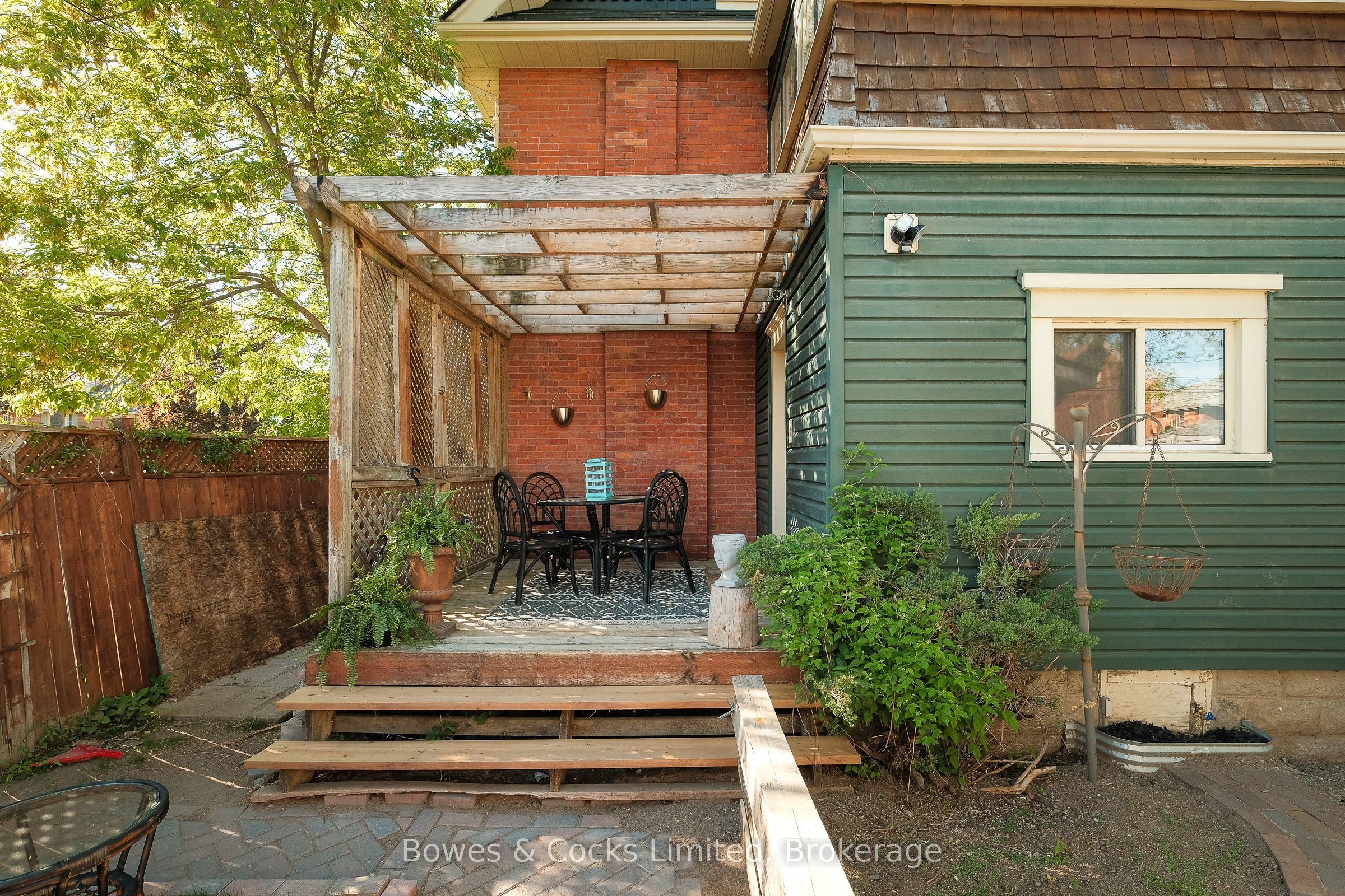 599 Gilmour Street Property Photo 34