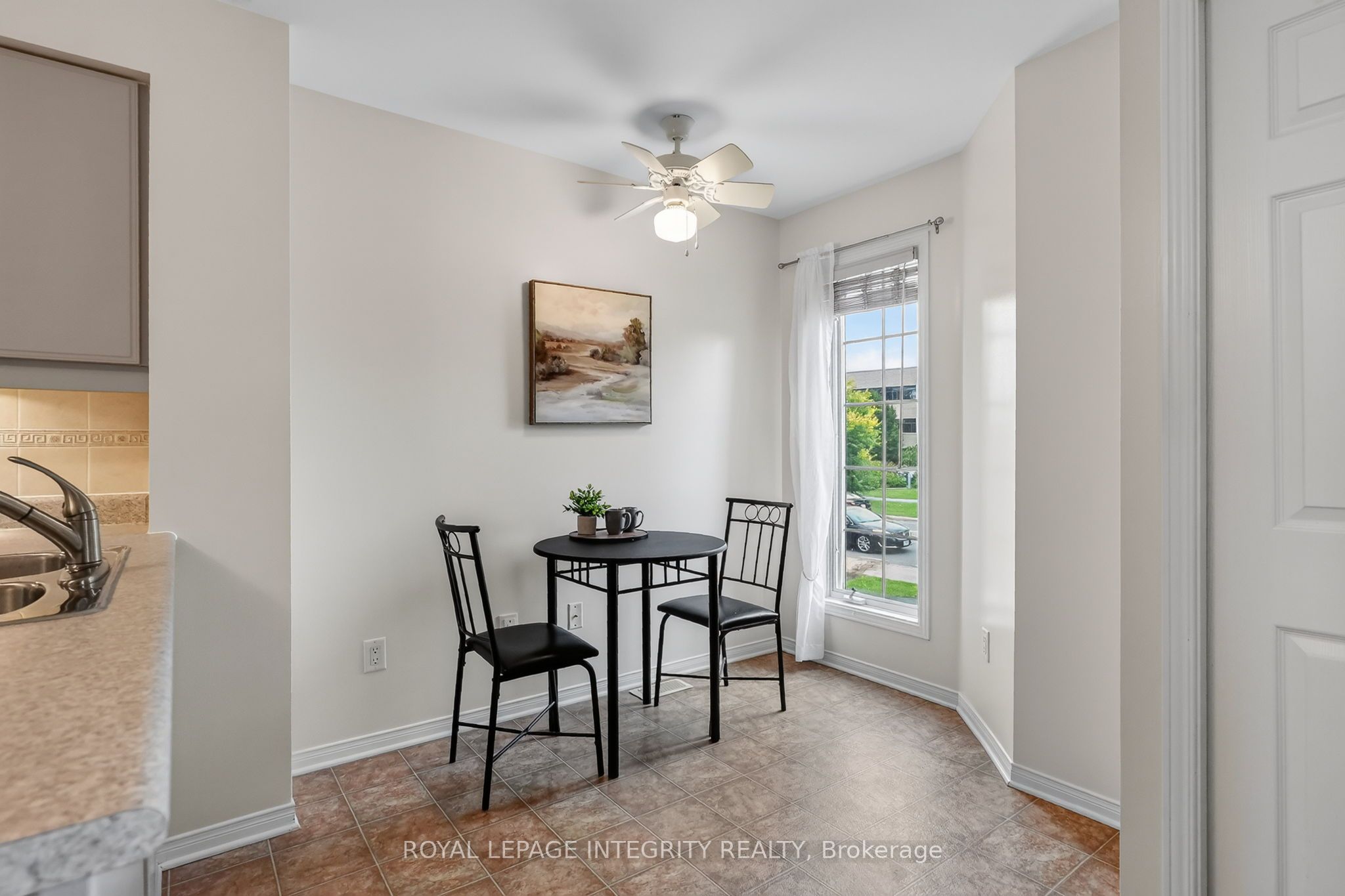 795 Longfields Drive Property Photo 6