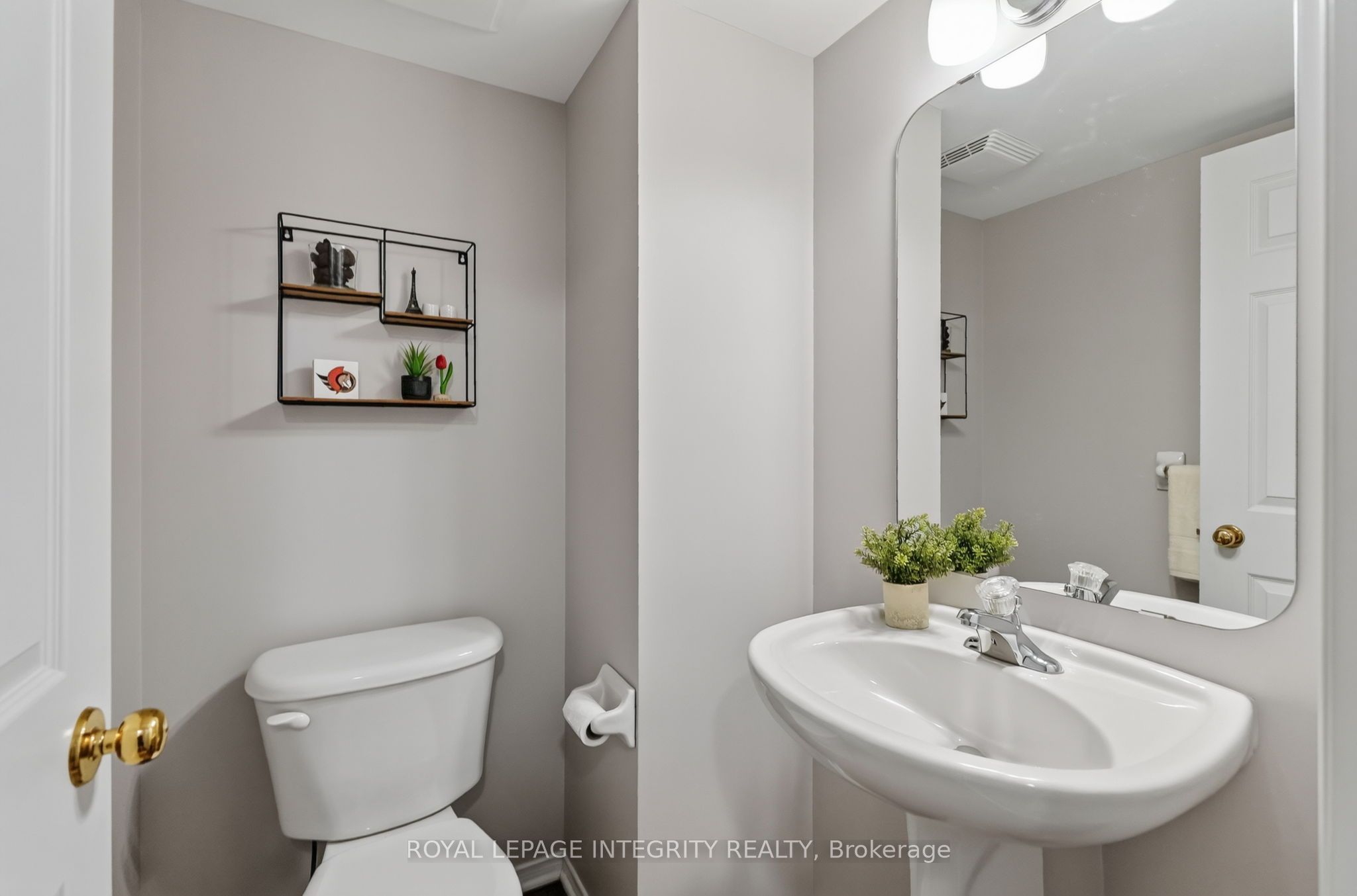 795 Longfields Drive Property Photo 11