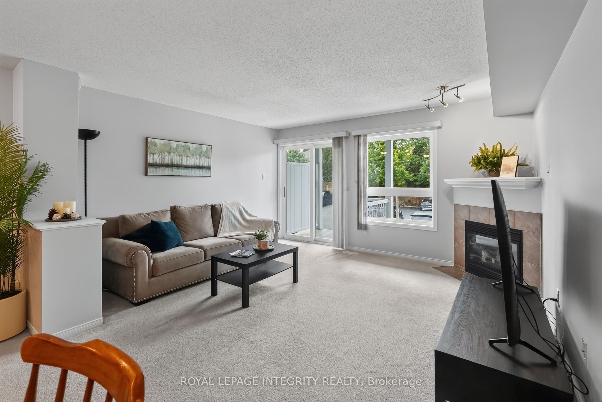 795 Longfields Drive Property Photo 13