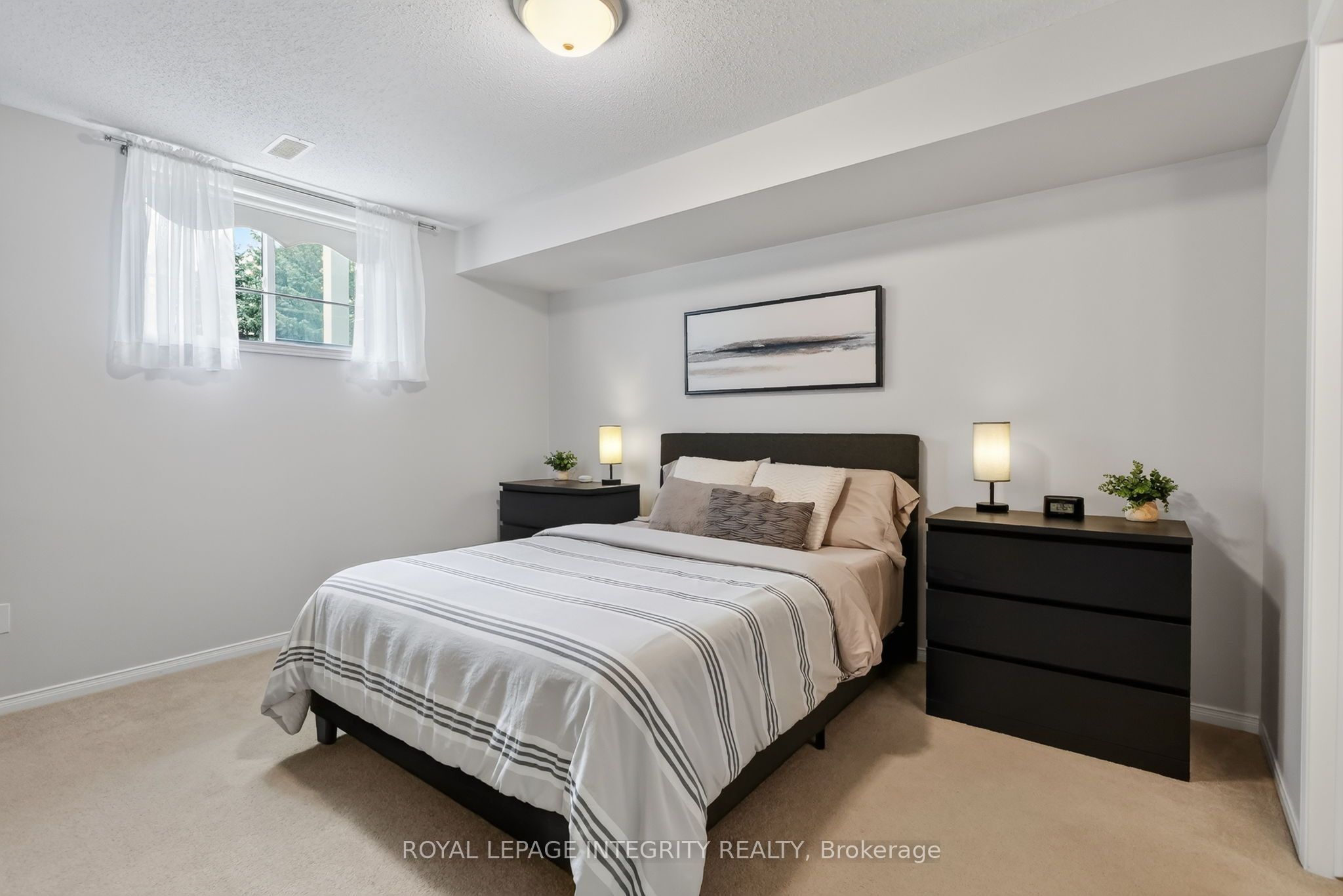 795 Longfields Drive Property Photo 18