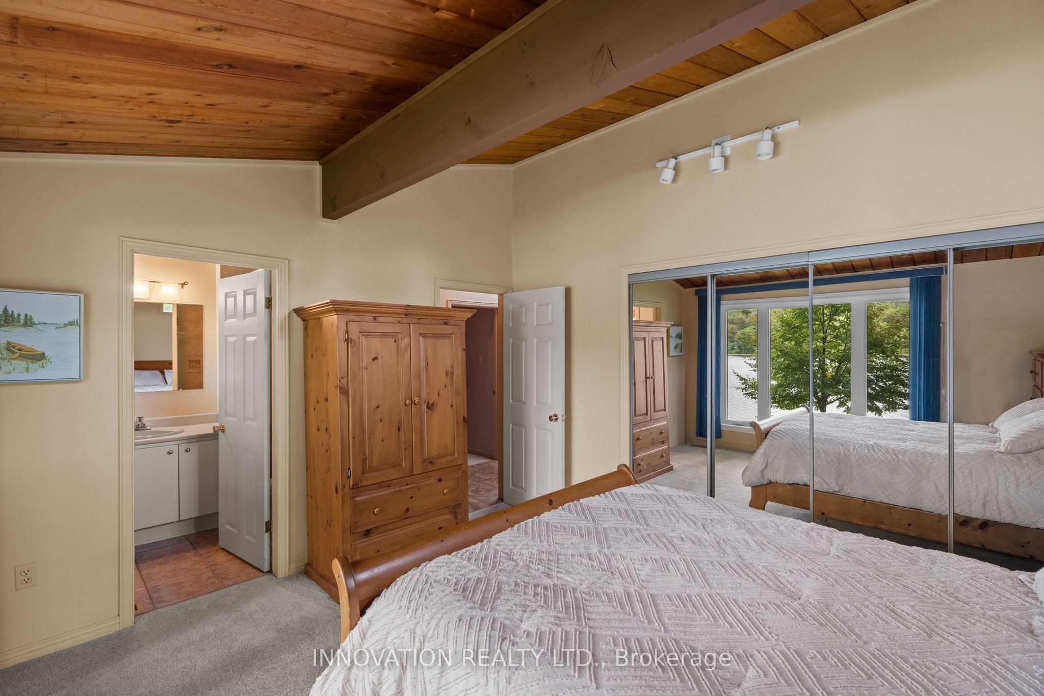 956 Bayview Drive Property Photo 14