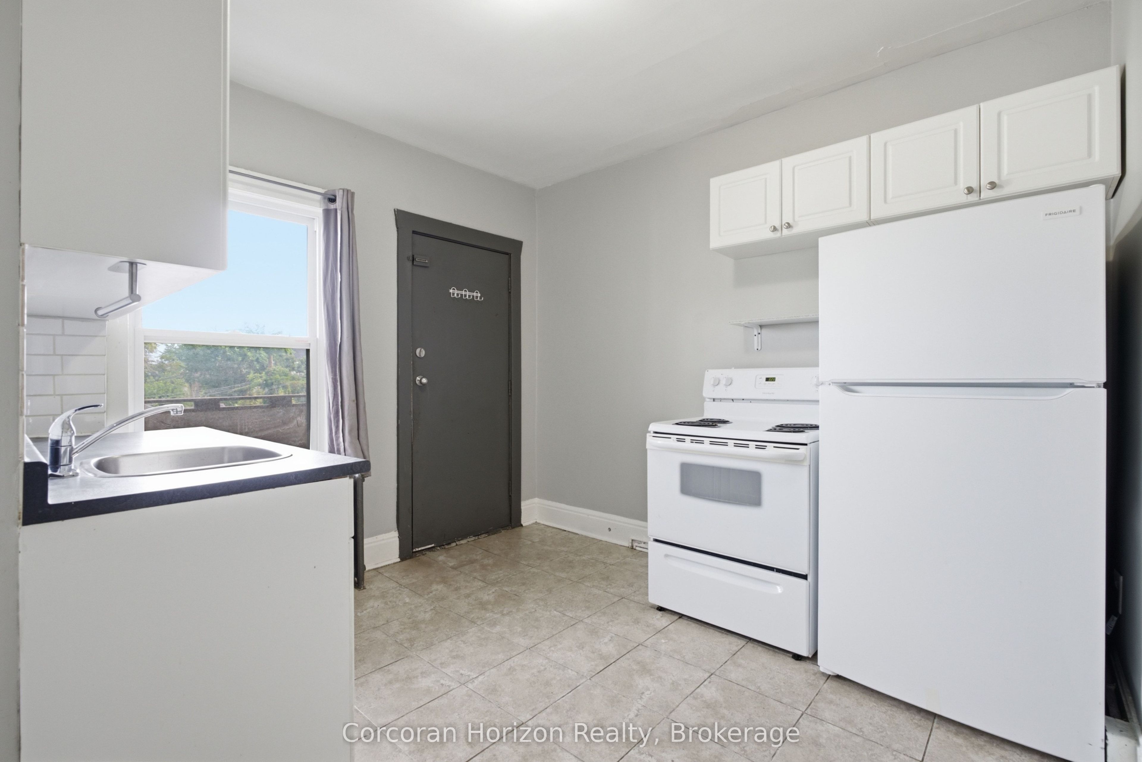 1539-1547 Barton Street E Property Photo 3
