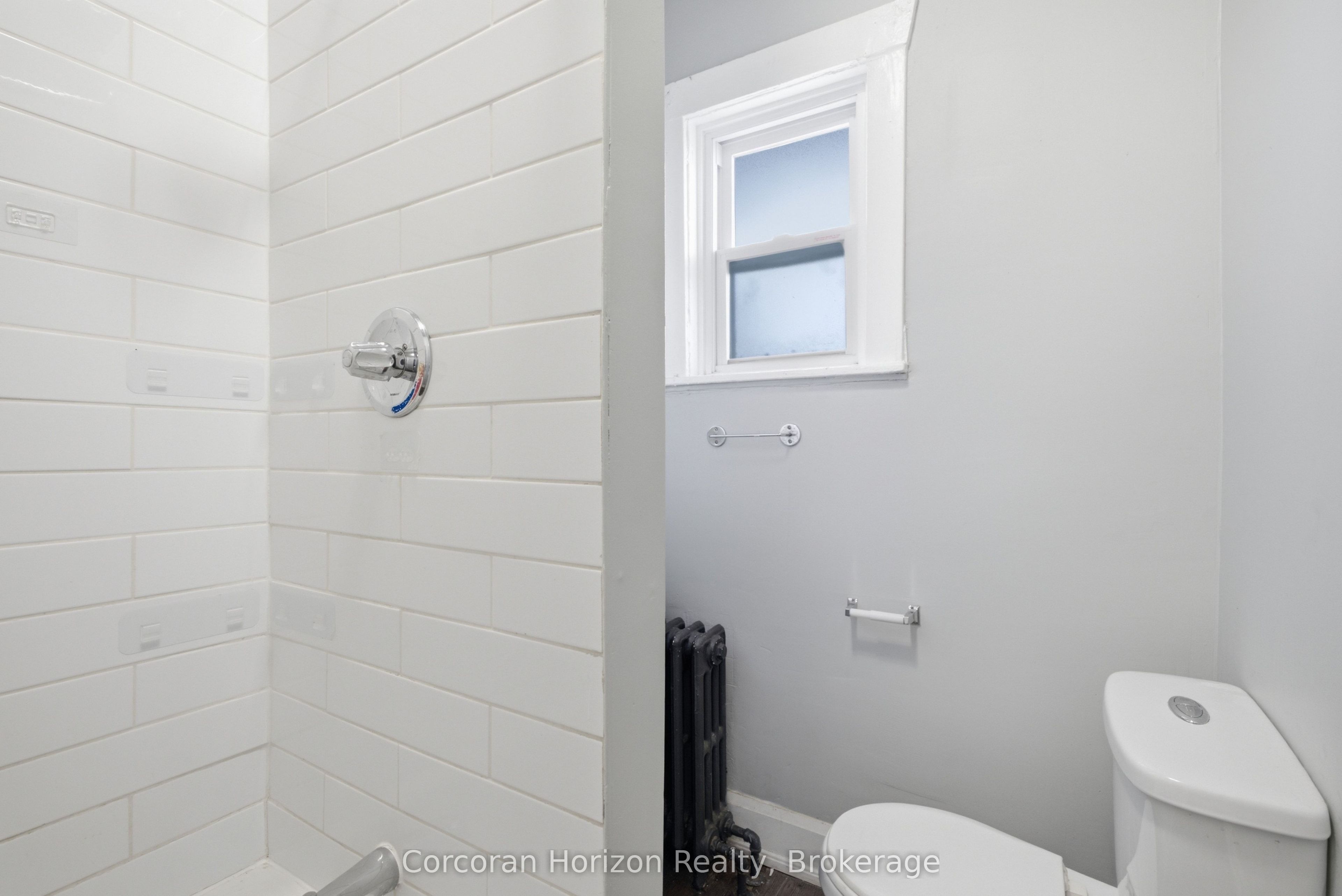 1539-1547 Barton Street E Property Photo 9