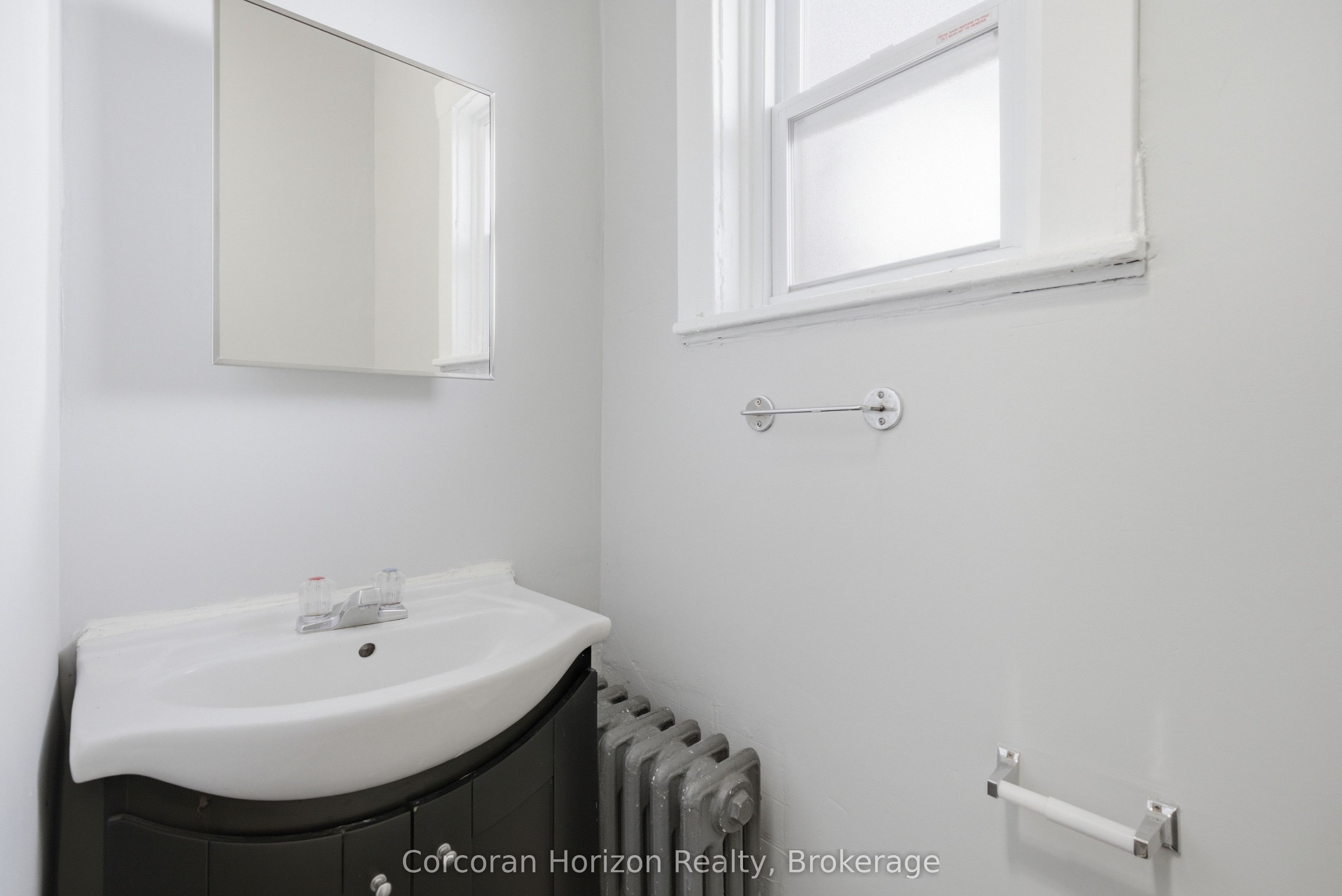 1539-1547 Barton Street E Property Photo 10