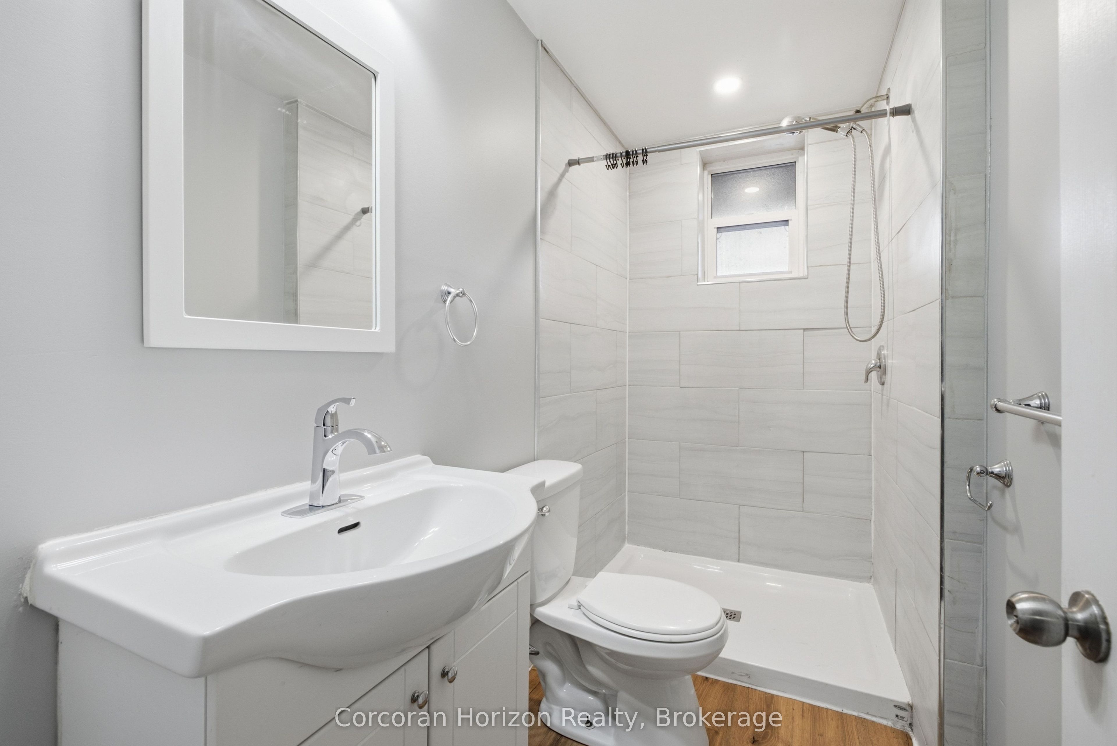 1539-1547 Barton Street E Property Photo 22