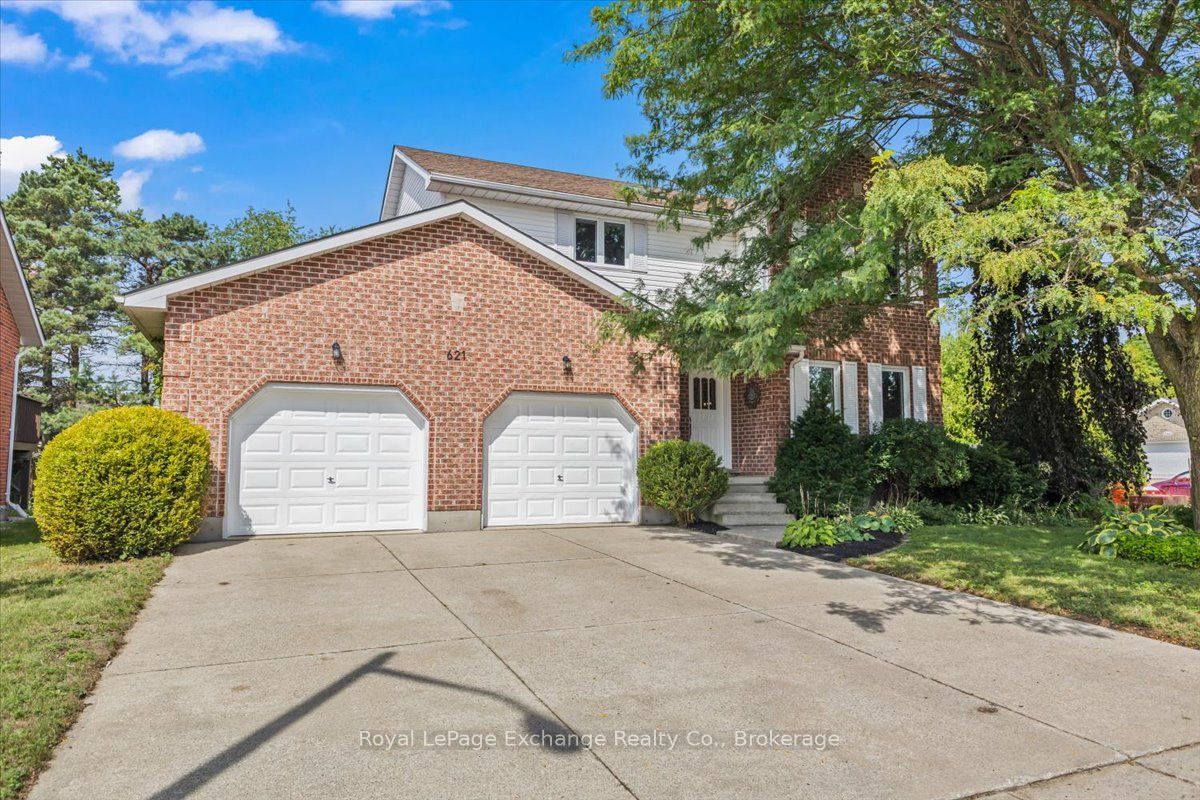 621 Lynden Crescent Property Photo 1