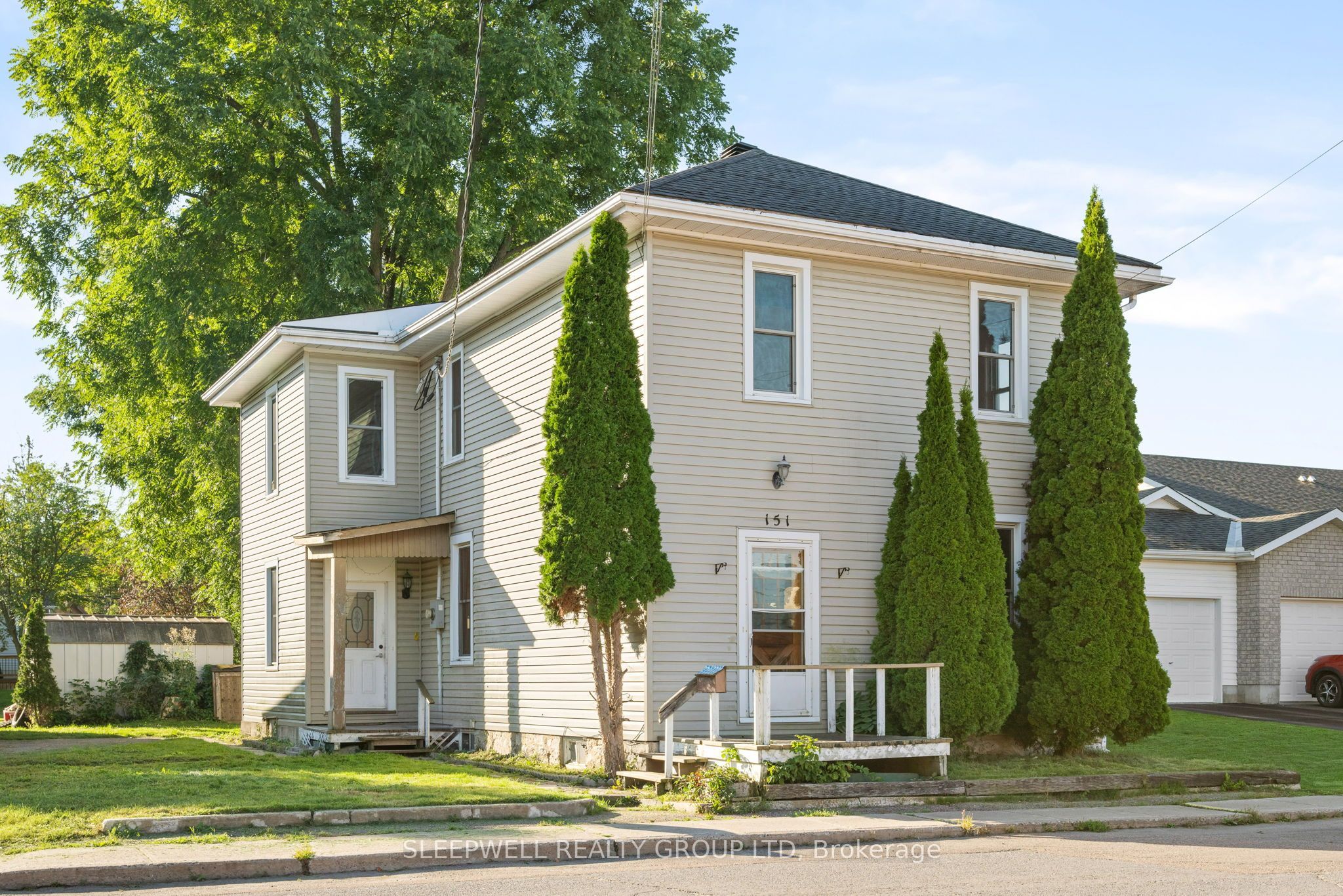 151 Renfrew Avenue W Property Photo 1