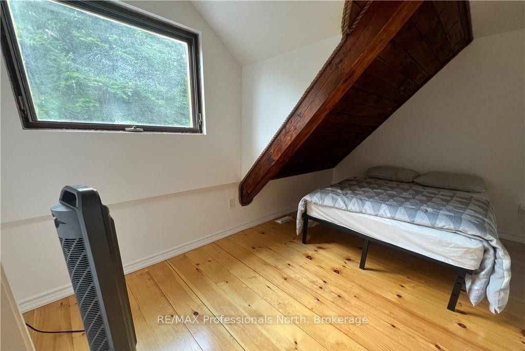 298 Angus Point Road Property Photo 23
