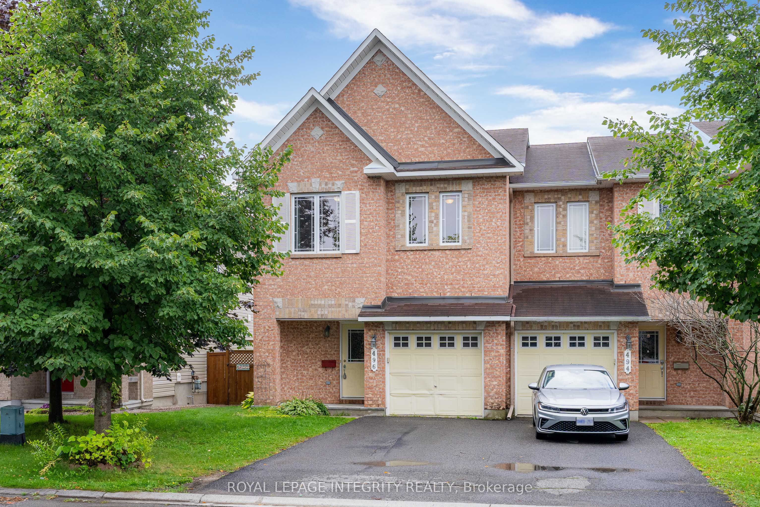 496 Temiskaming Crescent Property Photo 1