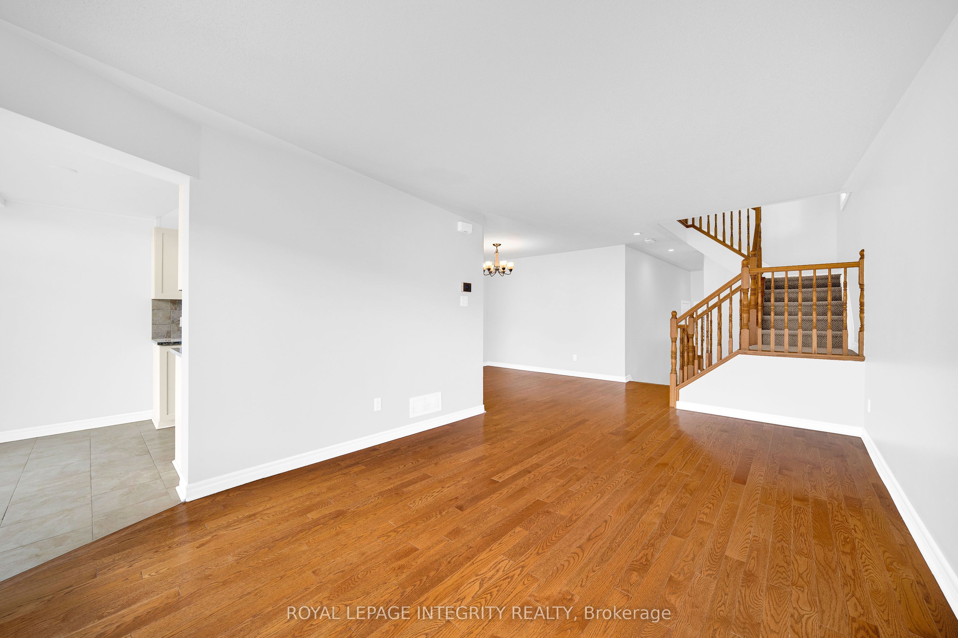 496 Temiskaming Crescent Property Photo 10