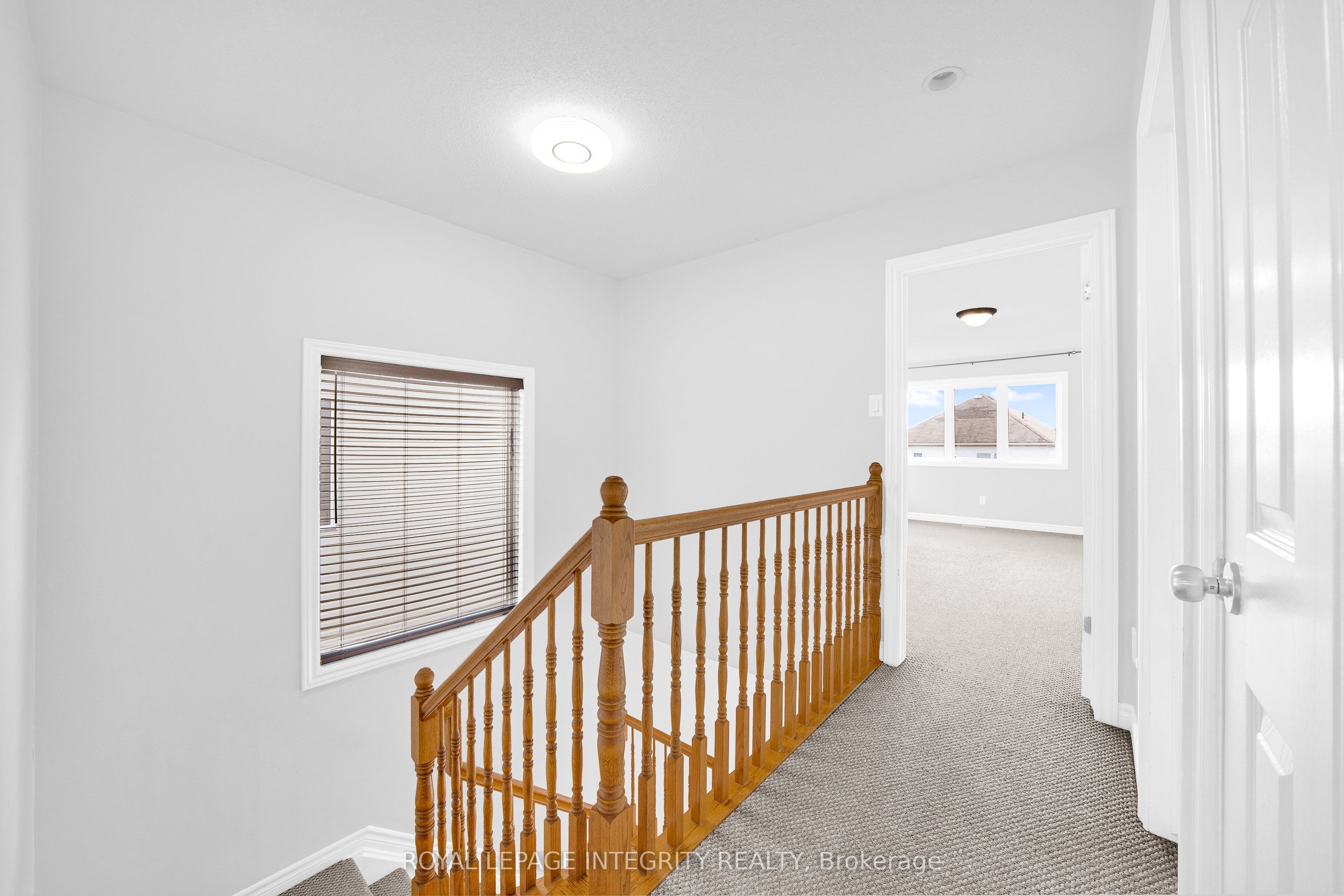 496 Temiskaming Crescent Property Photo 15