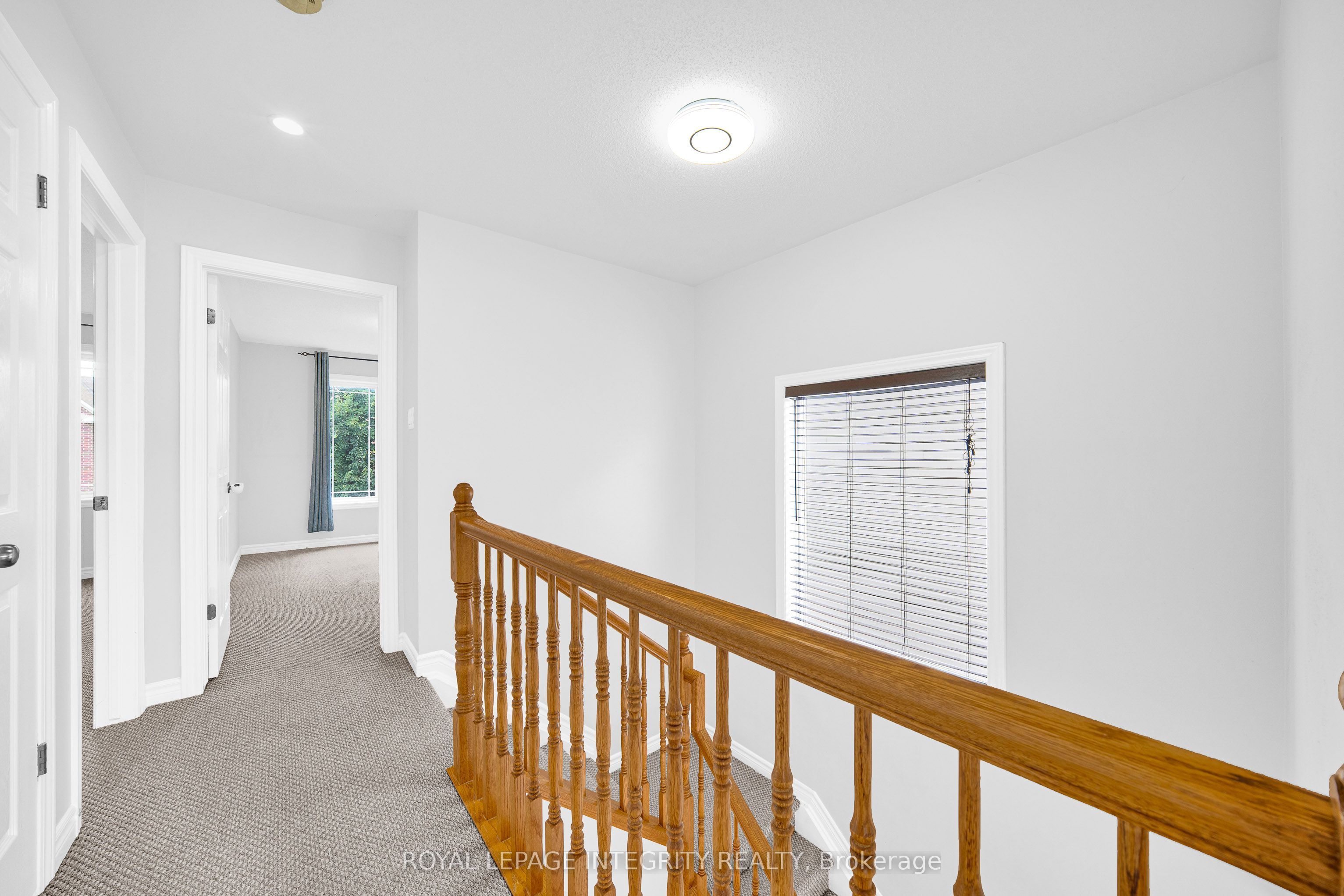 496 Temiskaming Crescent Property Photo 16