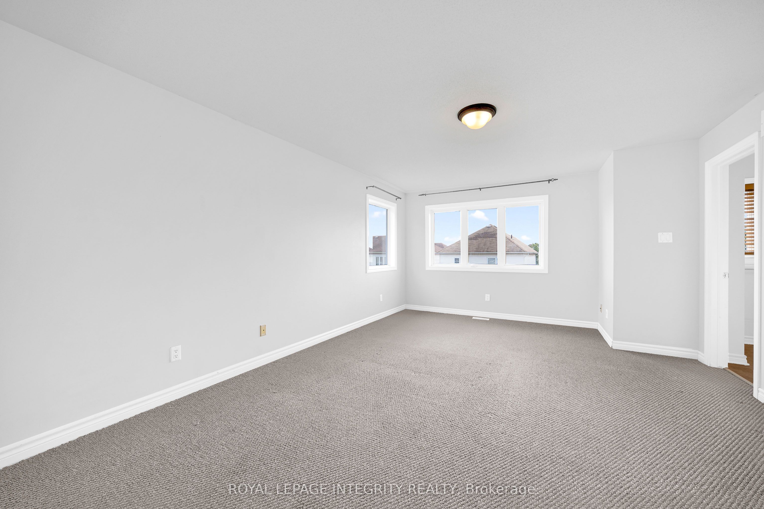 496 Temiskaming Crescent Property Photo 17