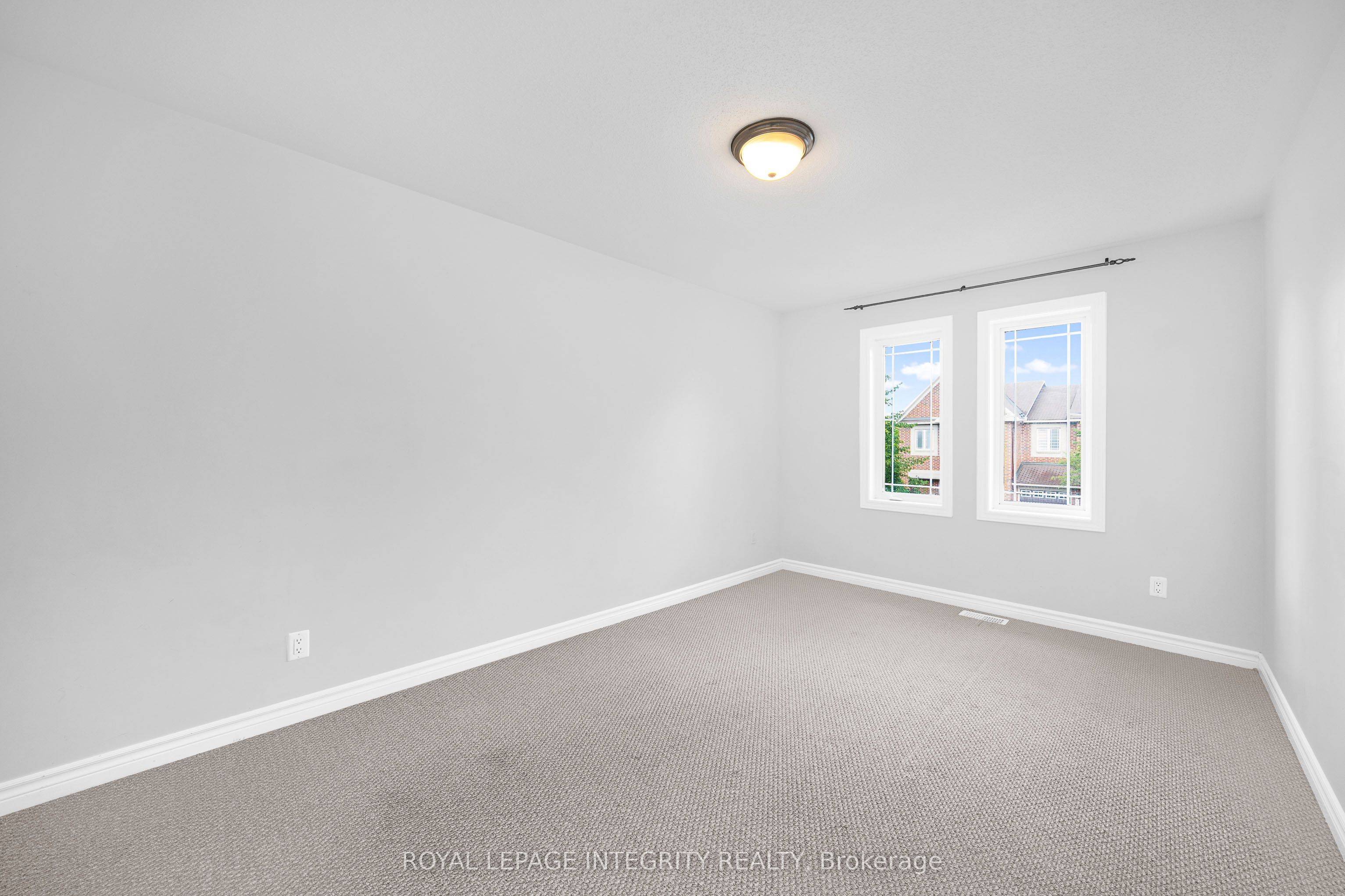 496 Temiskaming Crescent Property Photo 22