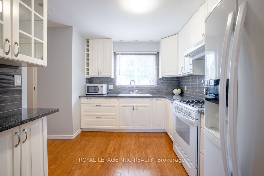 65 Dorchester Boulevard 48 Property Photo 5