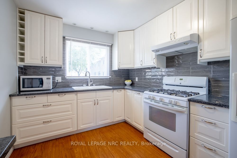 65 Dorchester Boulevard 48 Property Photo 6