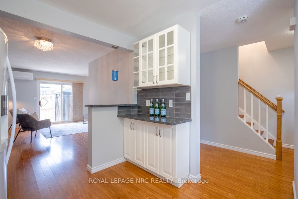 65 Dorchester Boulevard 48 Property Photo 7