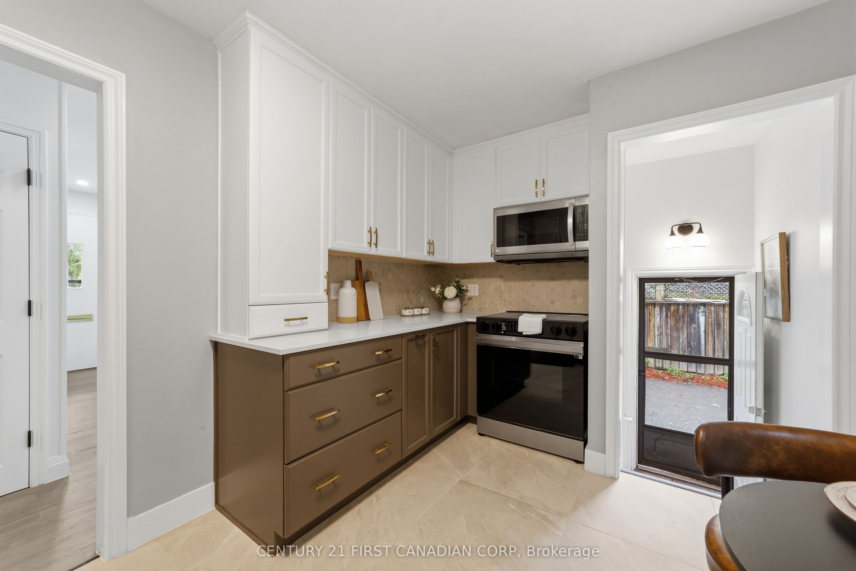 54 Manitoulin Drive Property Photo 14