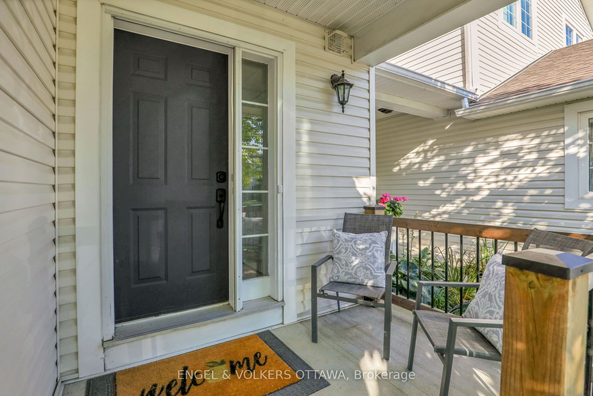 1632 Varennes Boulevard Property Photo 2