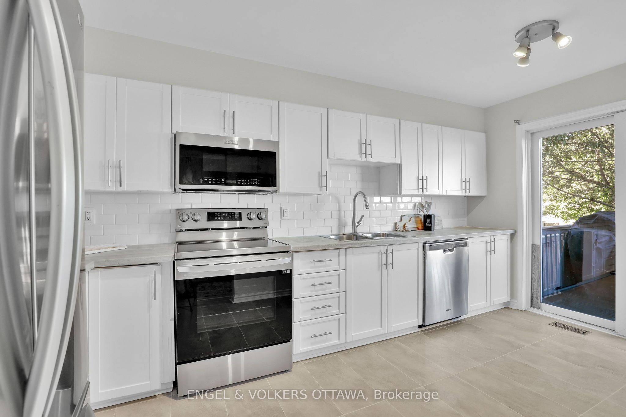 1632 Varennes Boulevard Property Photo 10