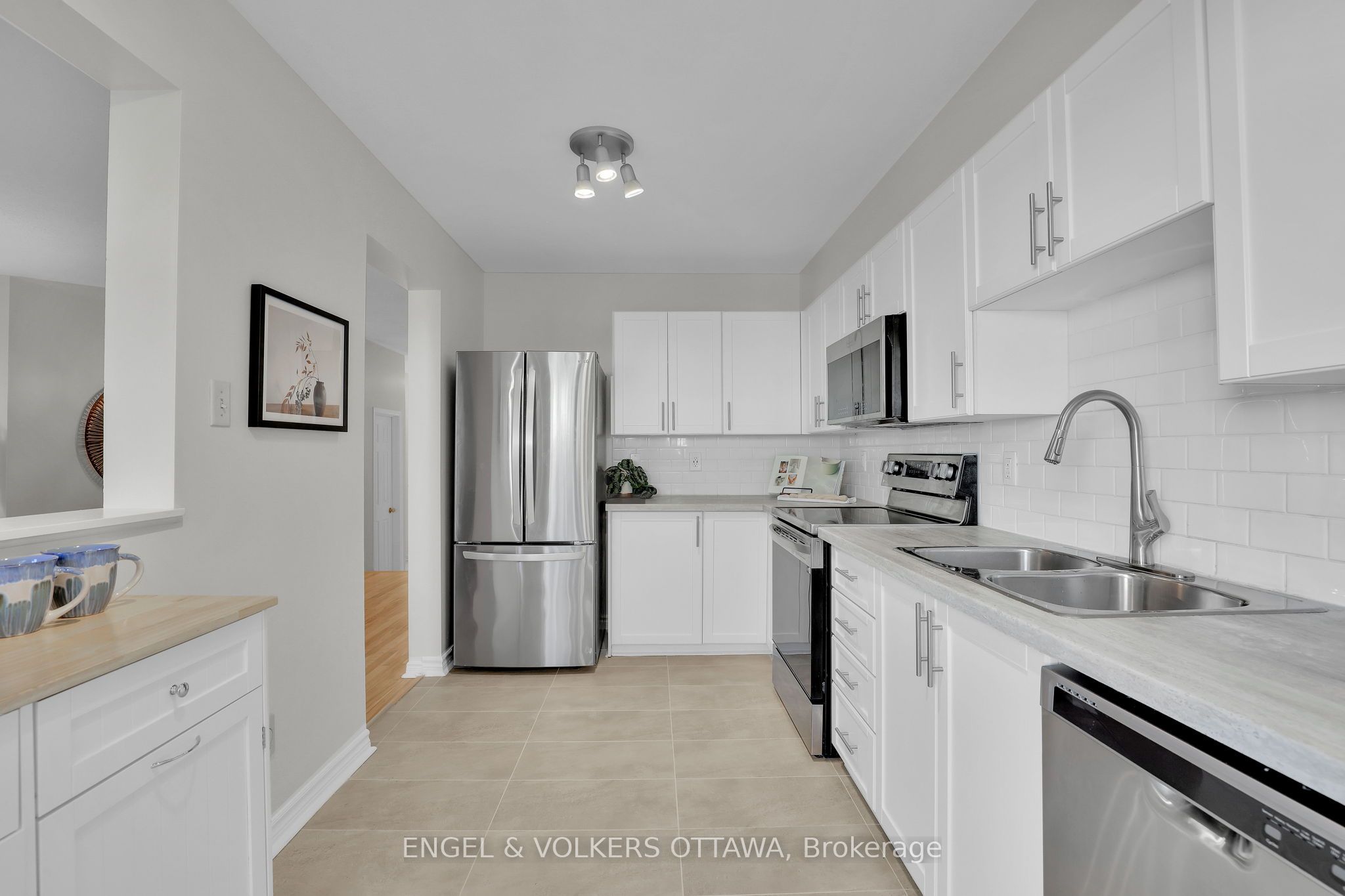 1632 Varennes Boulevard Property Photo 12