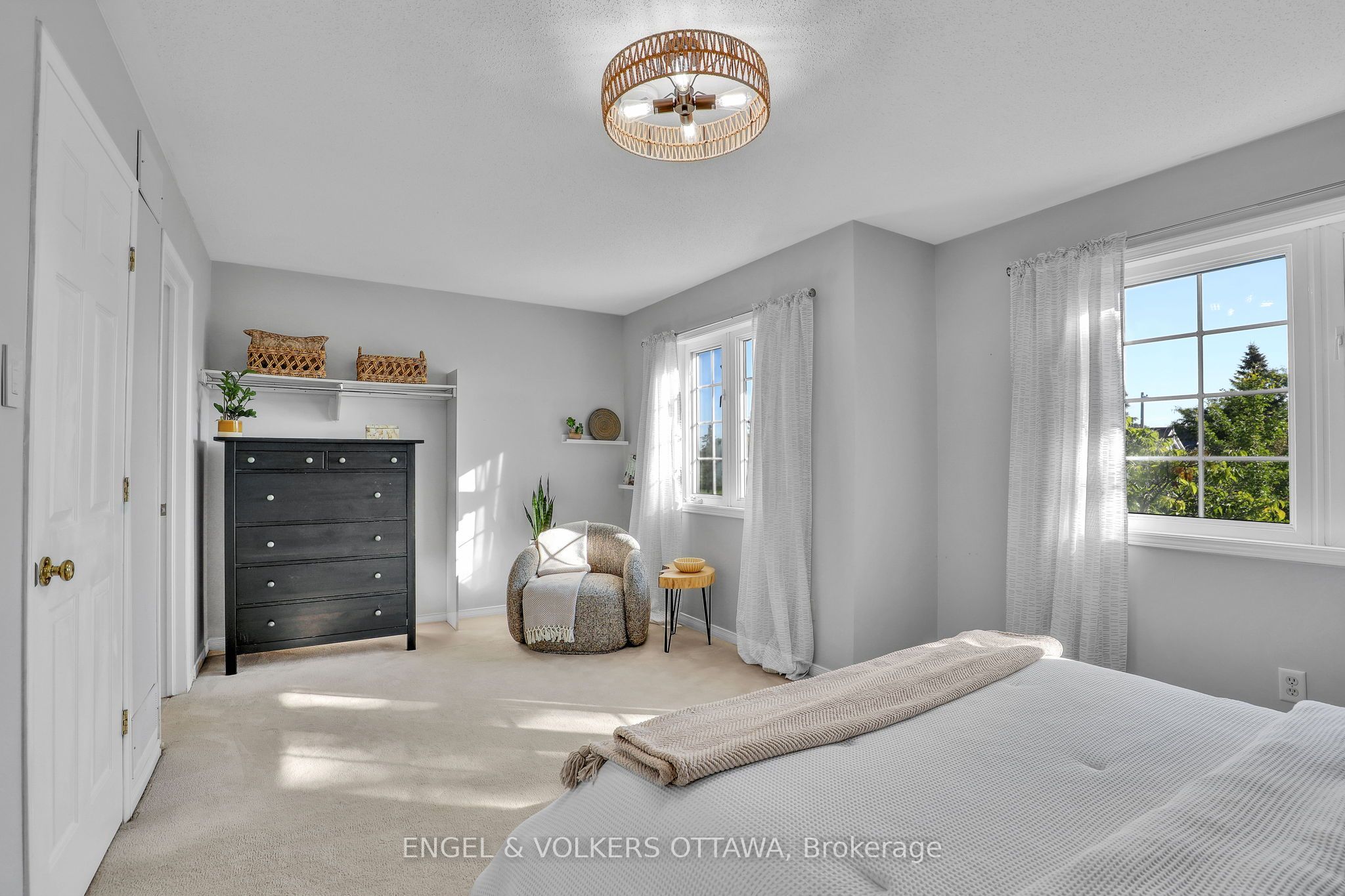1632 Varennes Boulevard Property Photo 17