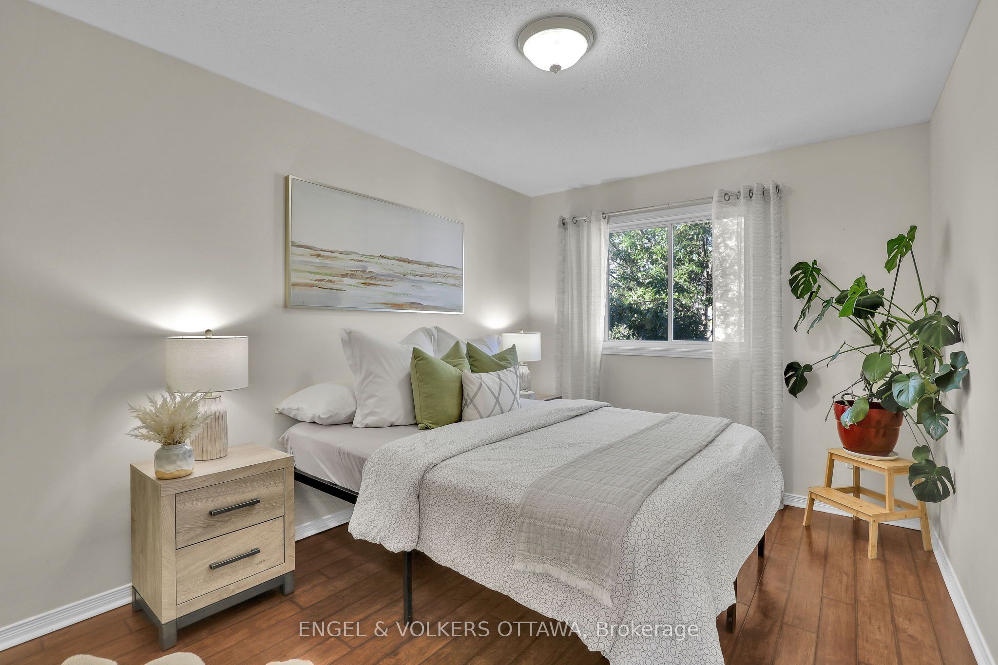 1632 Varennes Boulevard Property Photo 18