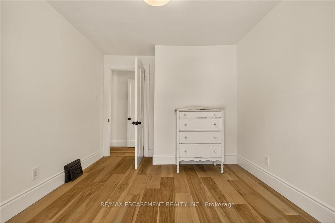32 Magill Street Property Photo 30