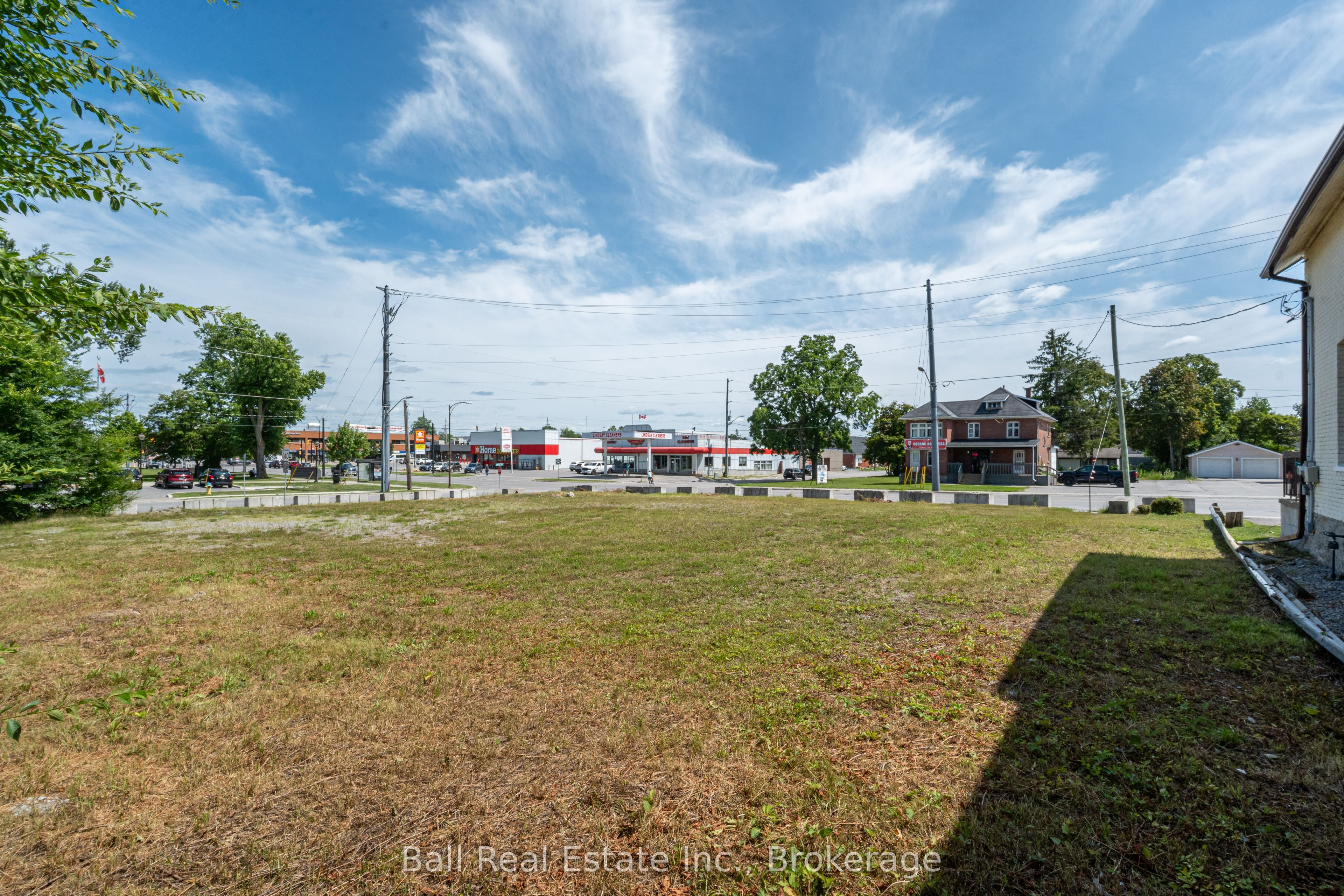 220 Kent Street W Property Photo 9