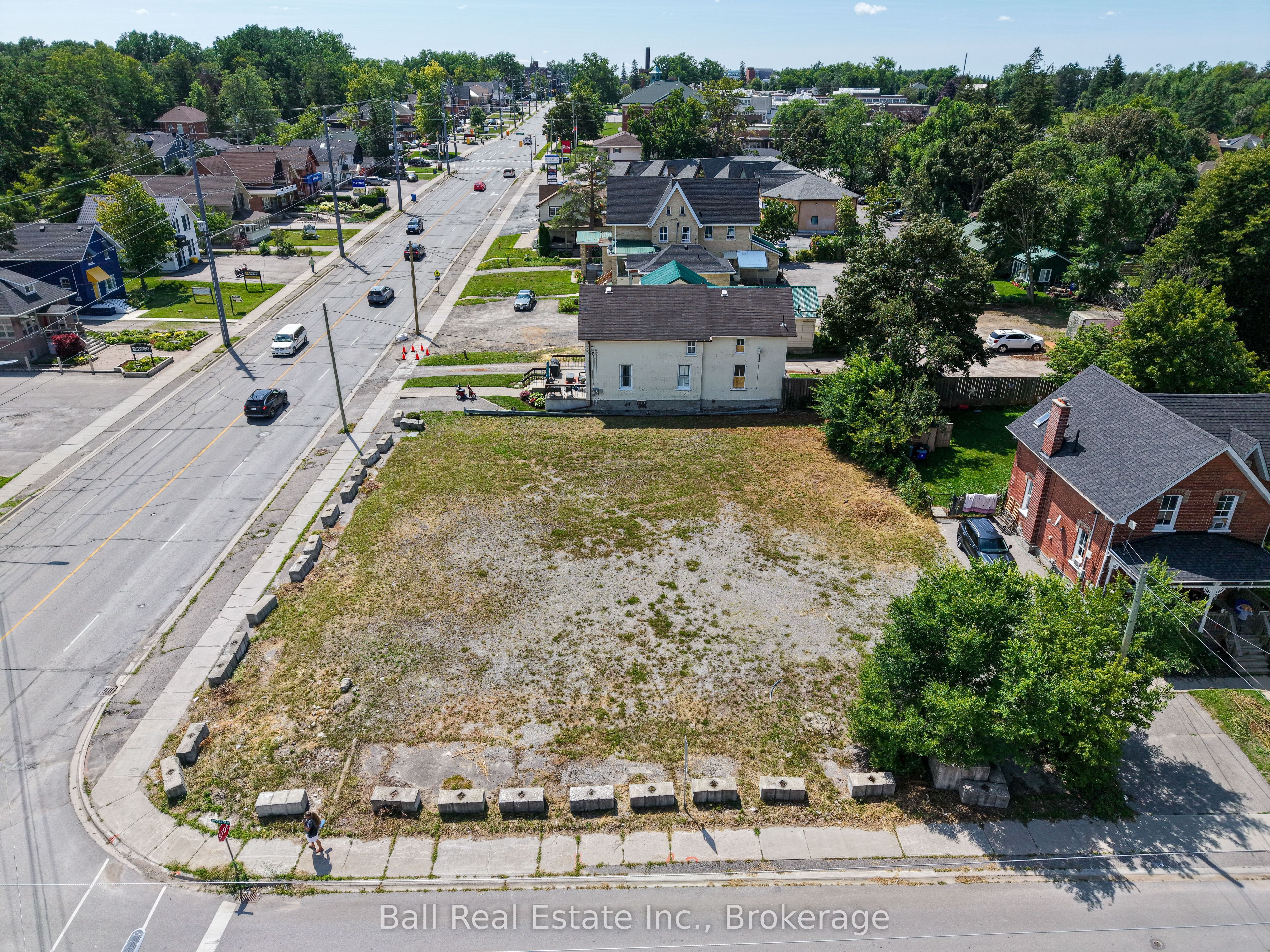 220 Kent Street W Property Photo 10