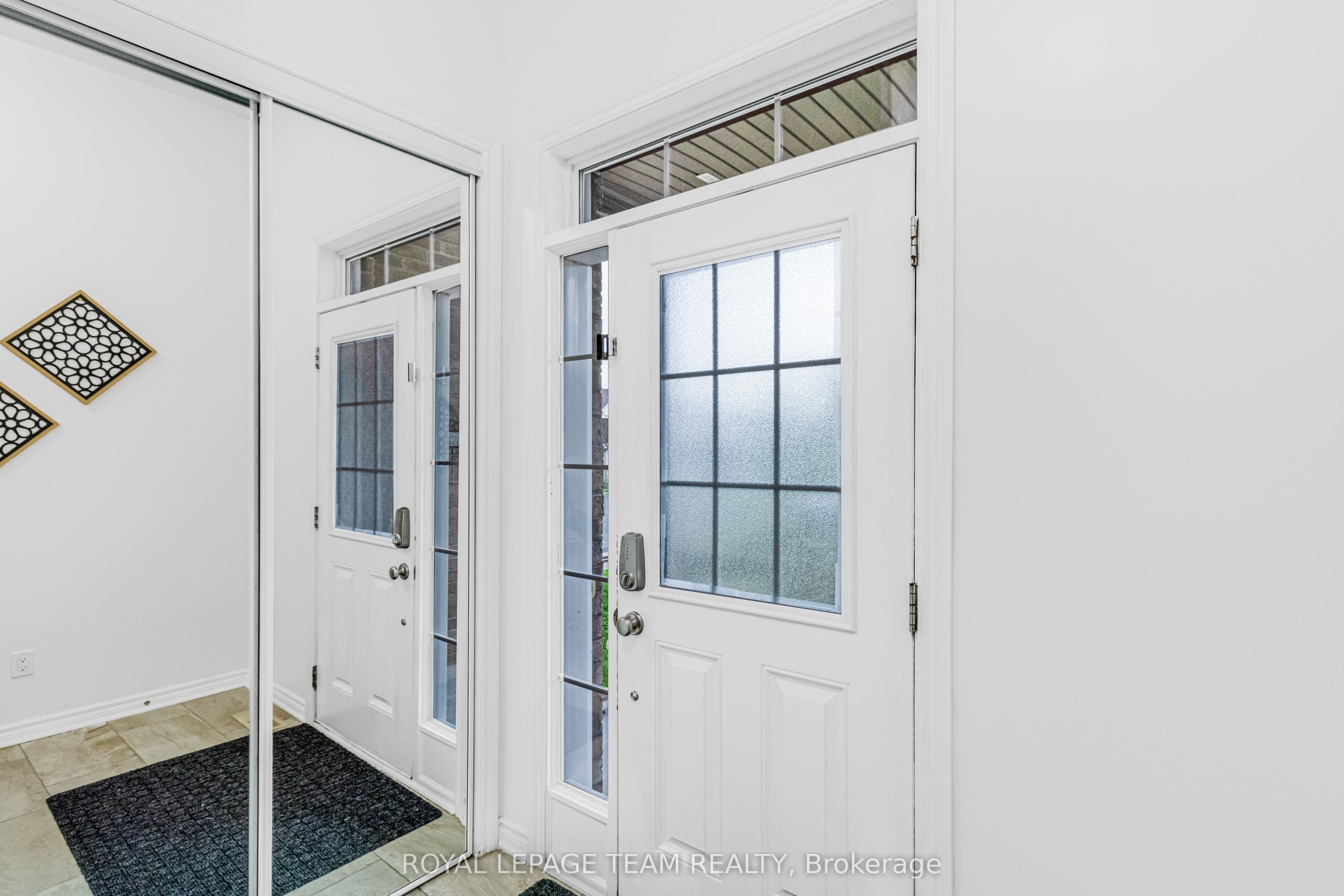 57 Crownridge Drive Property Photo 4