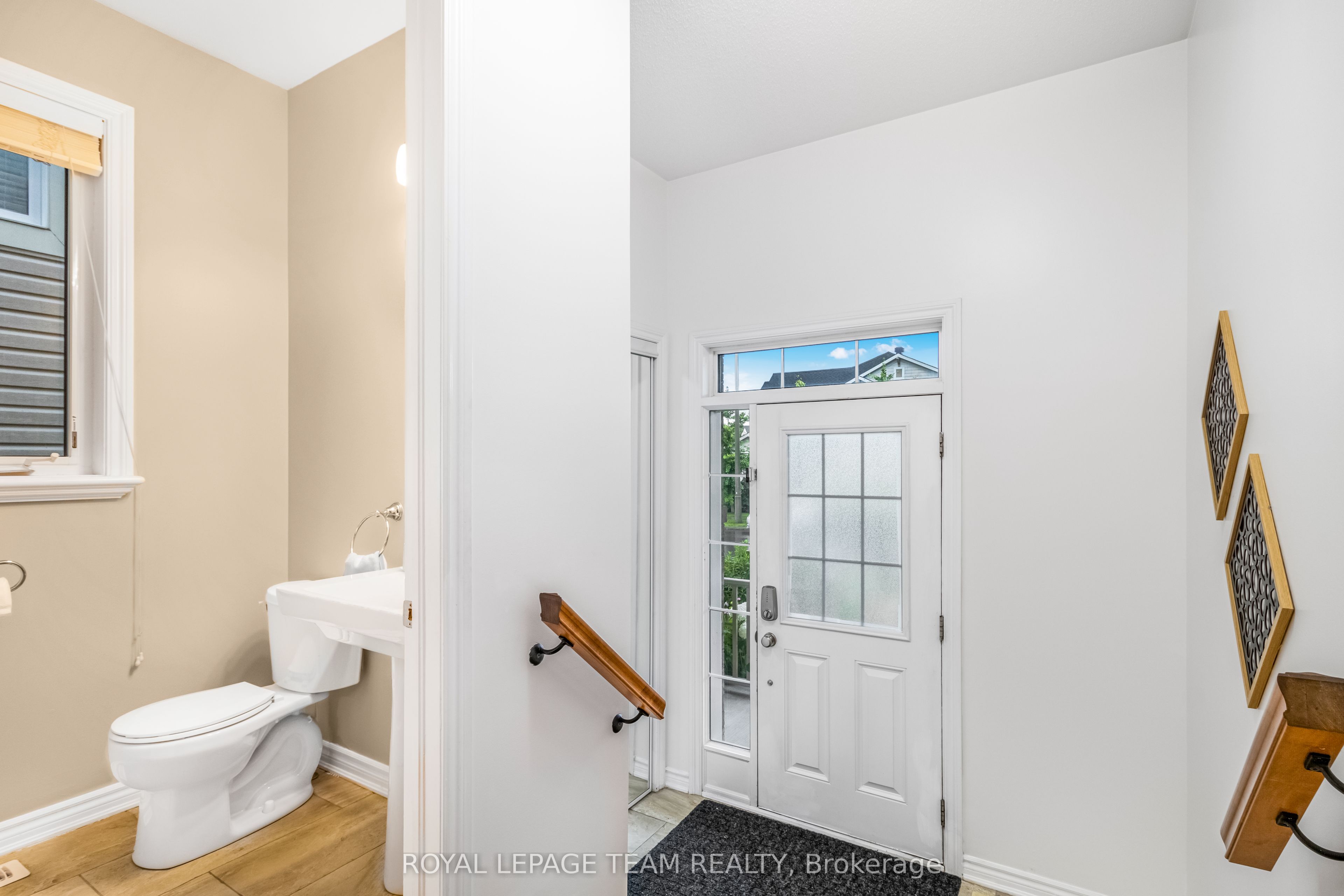 57 Crownridge Drive Property Photo 5