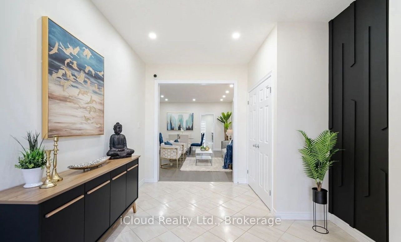 44 Macalister Boulevard Property Photo 2