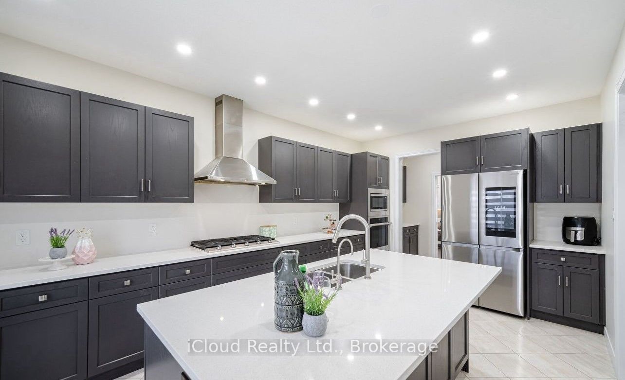44 Macalister Boulevard Property Photo 4