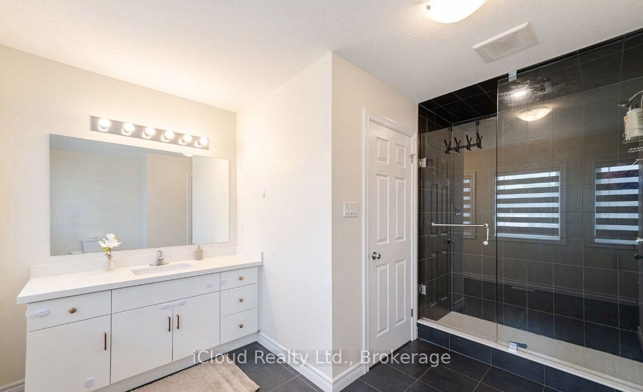 44 Macalister Boulevard Property Photo 12