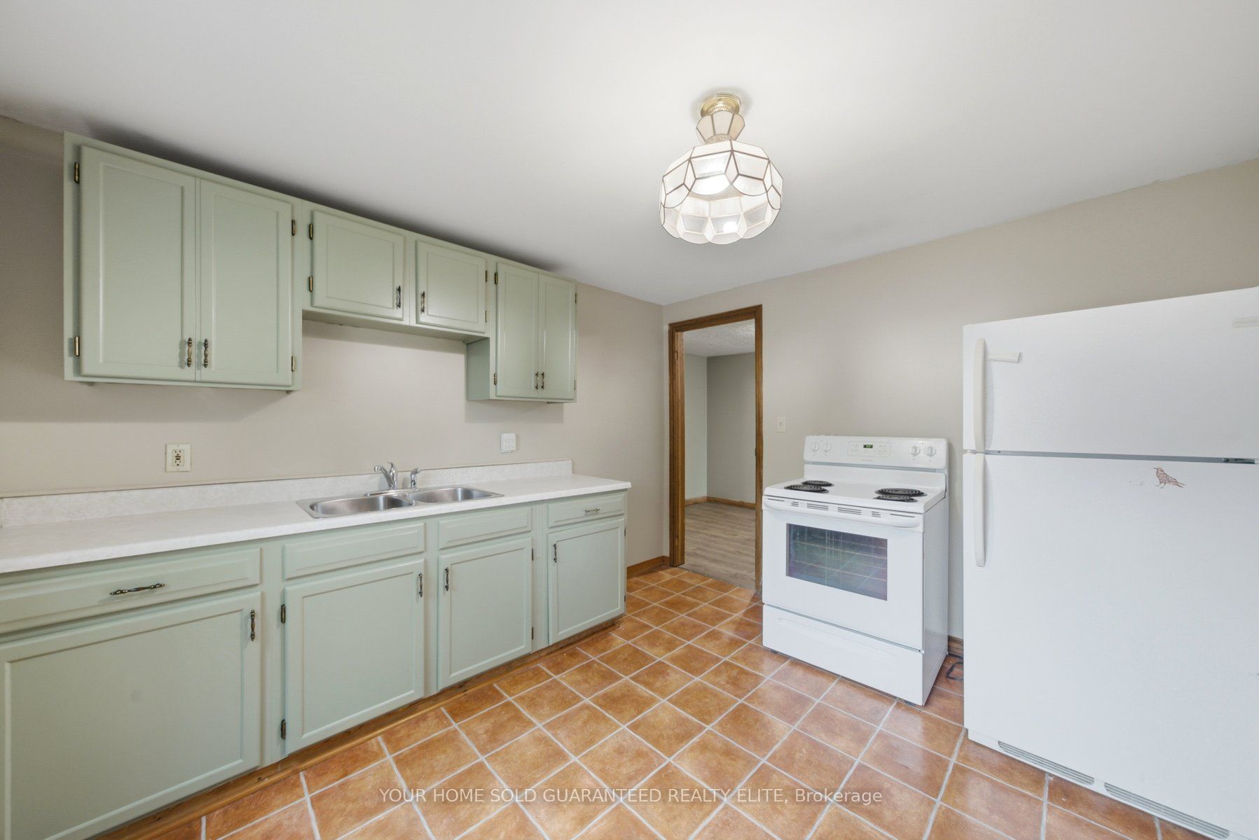 211 Canborough Street Property Photo 17