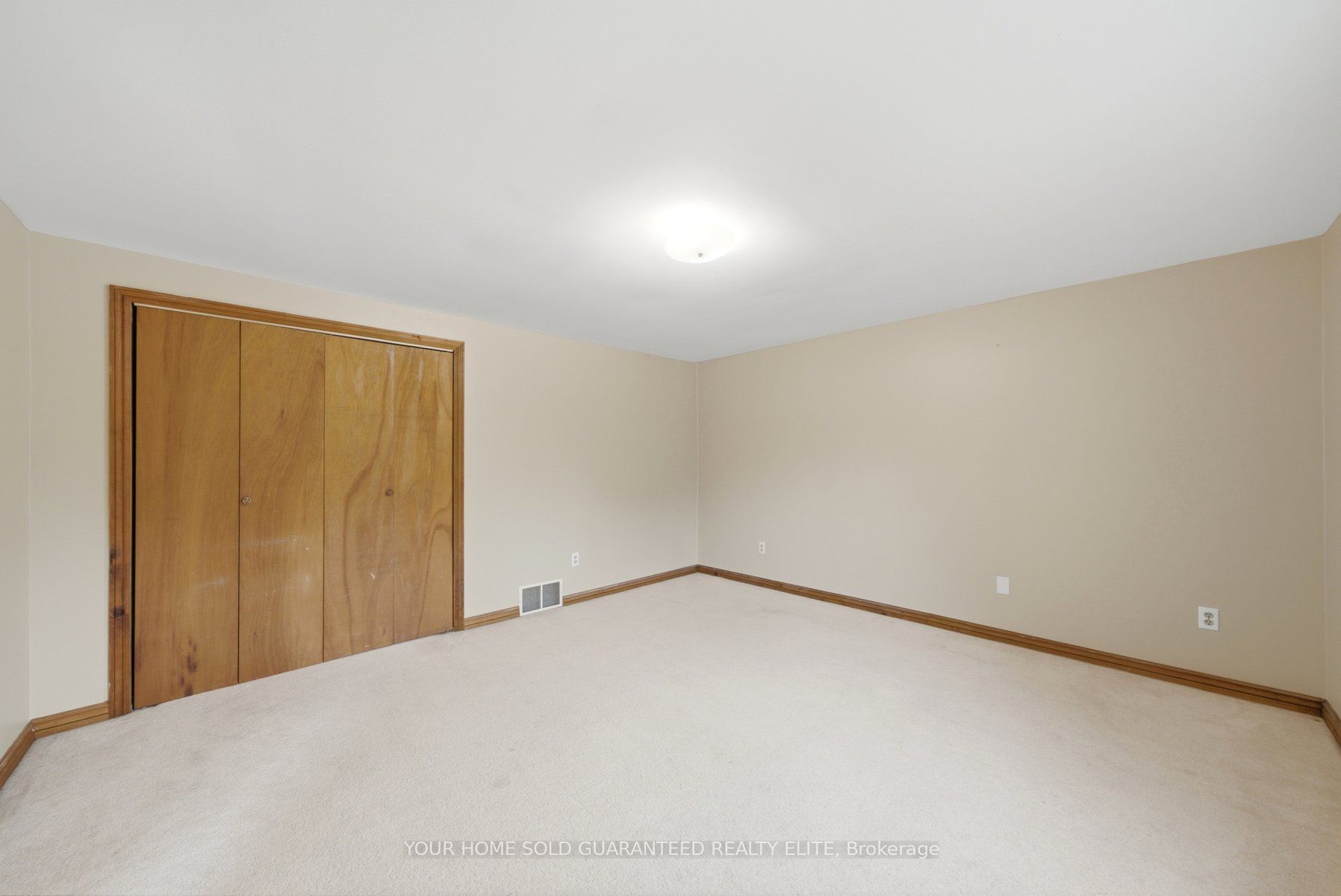 211 Canborough Street Property Photo 22