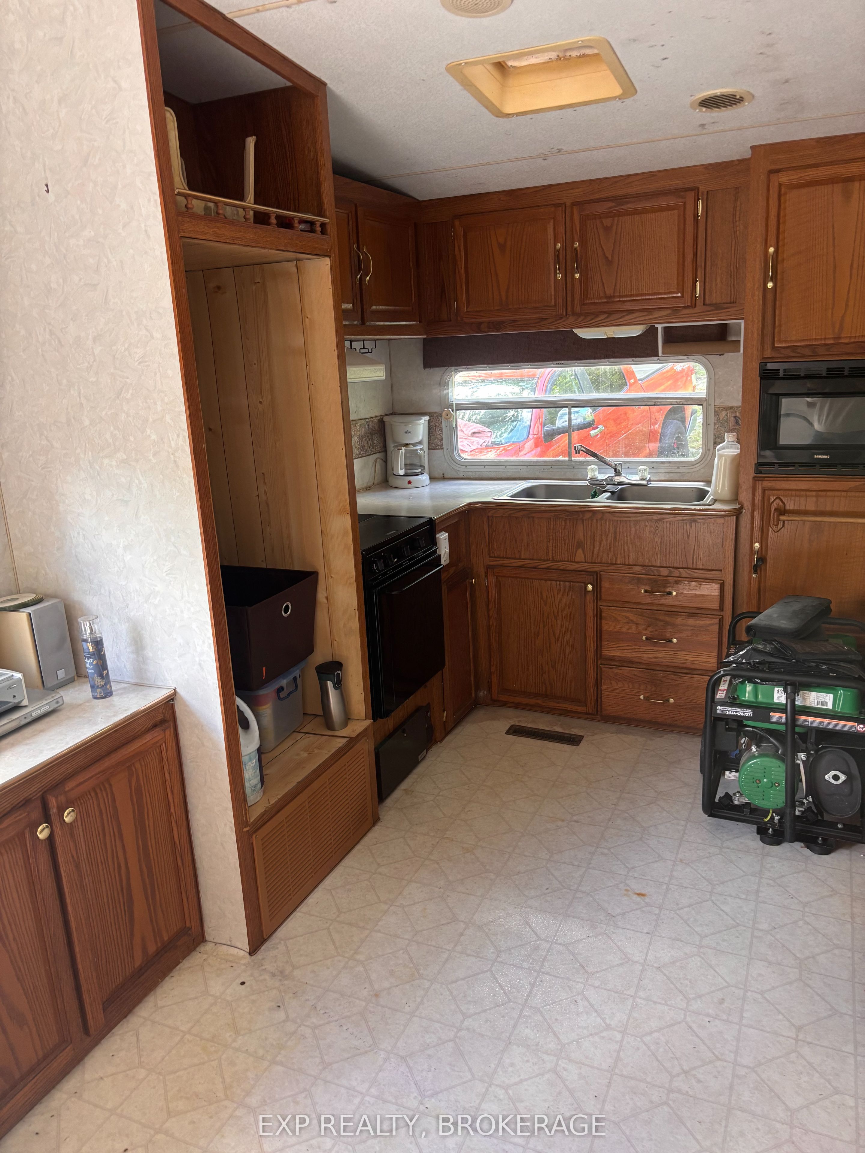 1097 Big Bay Drive E Property Photo 9