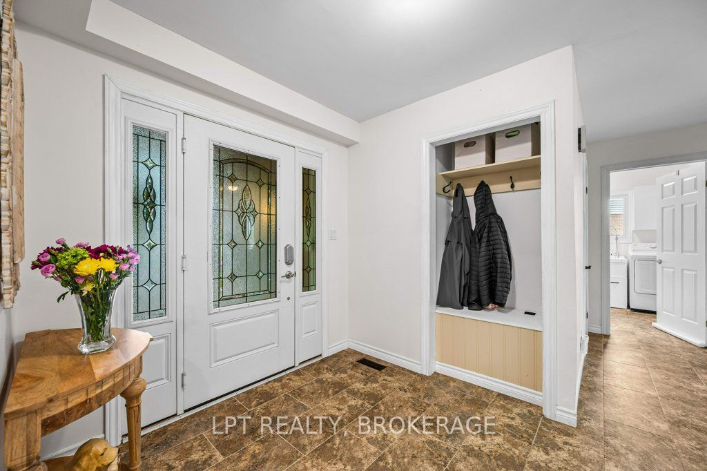 780 Muirfield Crescent Property Photo 8