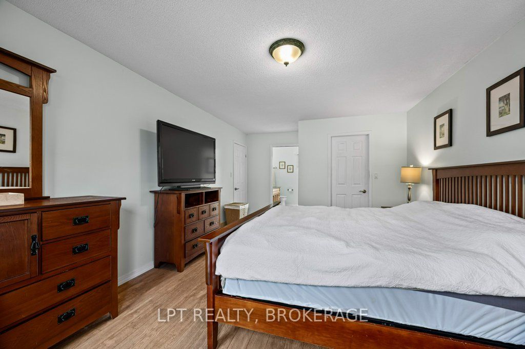 780 Muirfield Crescent Property Photo 22