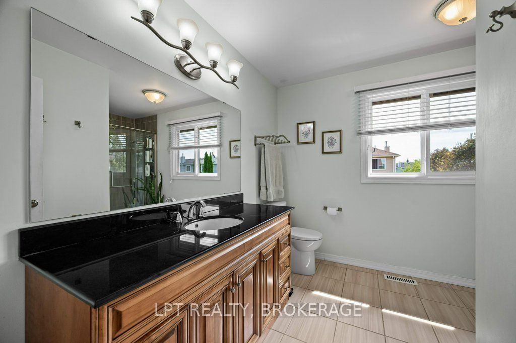 780 Muirfield Crescent Property Photo 23