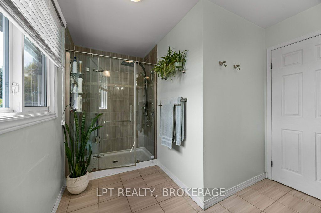 780 Muirfield Crescent Property Photo 24