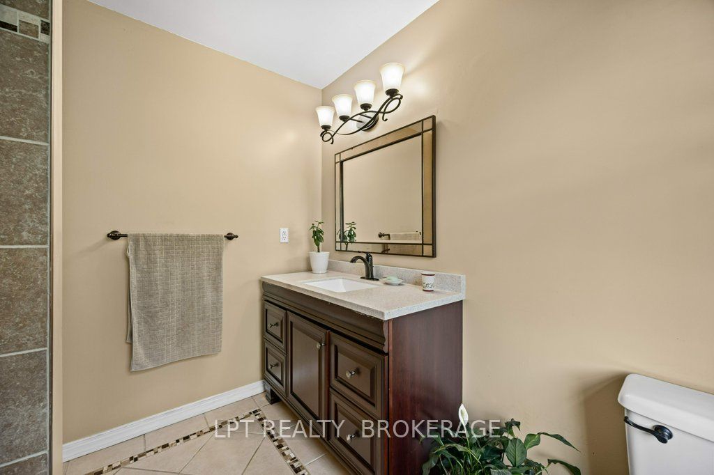 780 Muirfield Crescent Property Photo 32