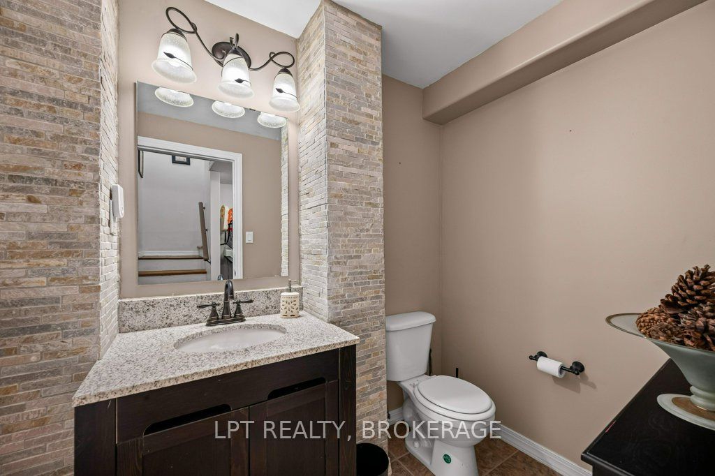 780 Muirfield Crescent Property Photo 38