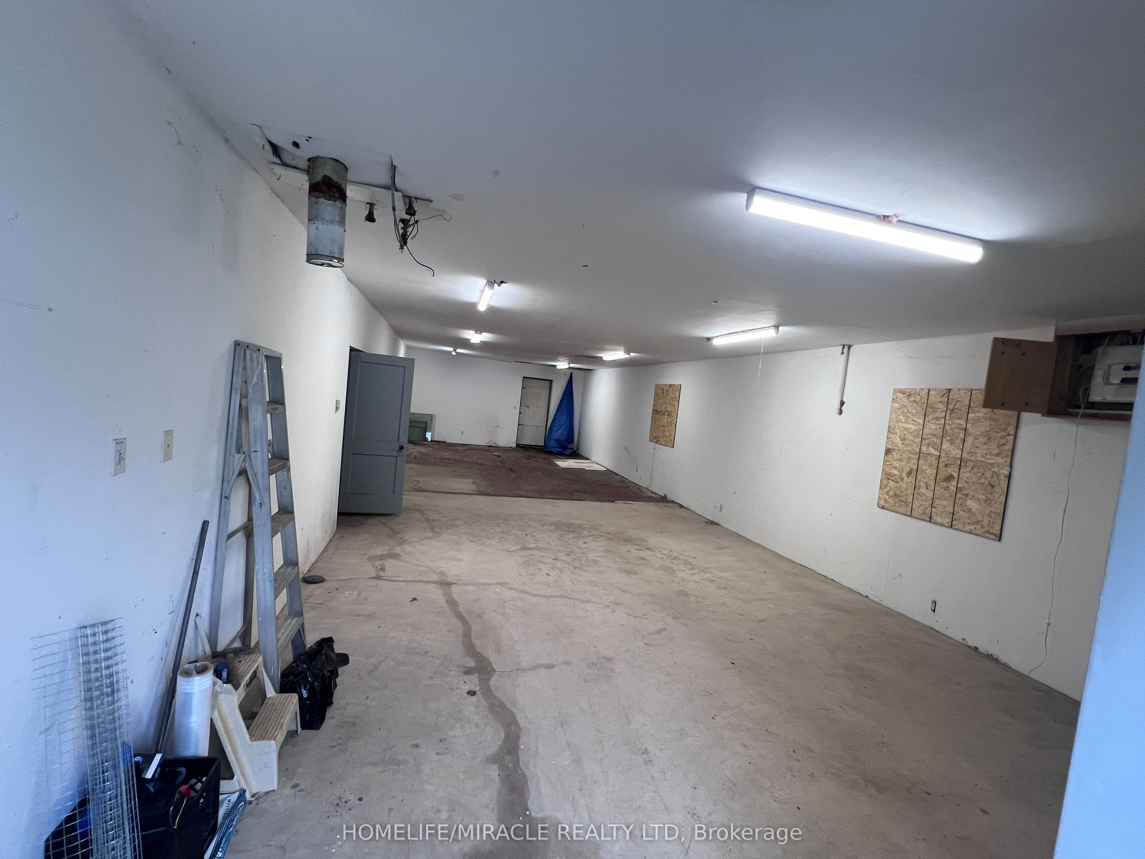 5470 Lewis Avenue Property Photo 7