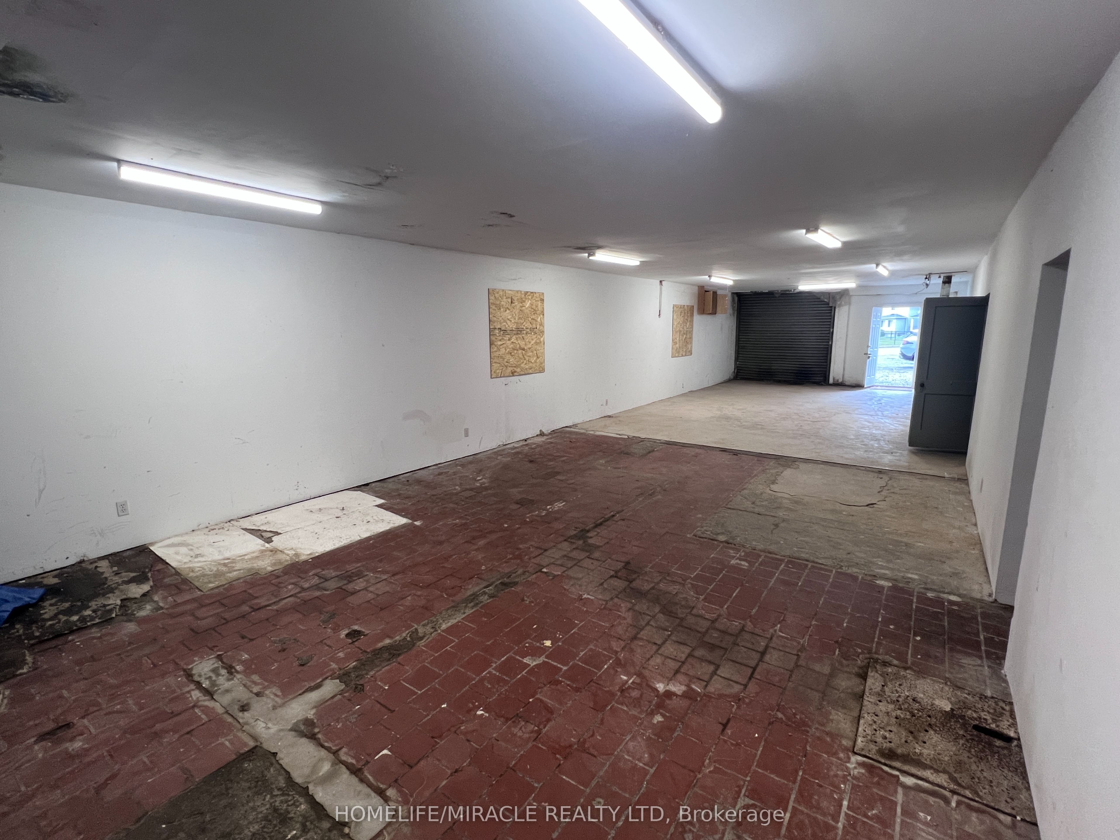 5470 Lewis Avenue Property Photo 9