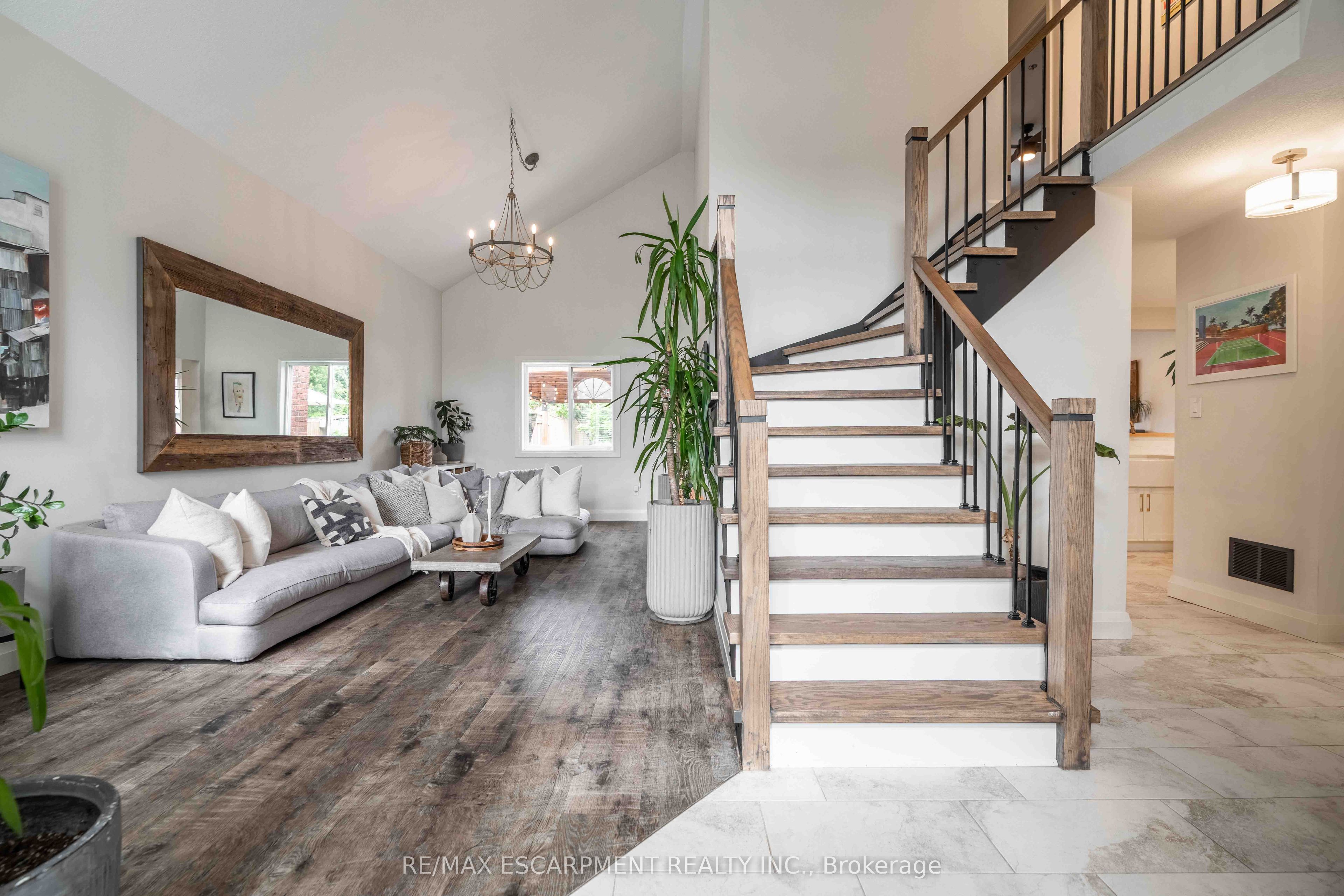 136 Braemar Avenue Property Photo 2